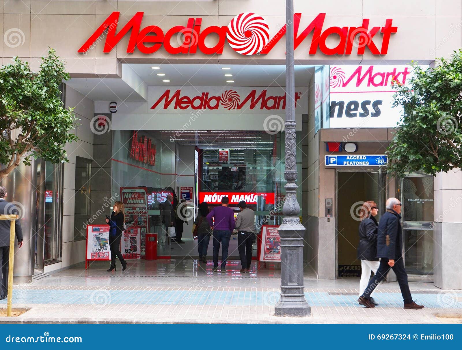 Media Store in Valencia Editorial Stock Image - Image of shop, electronic: 69267324