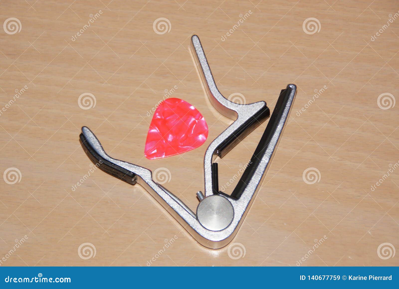 mediator or plectre, crushers or `capo` - top view