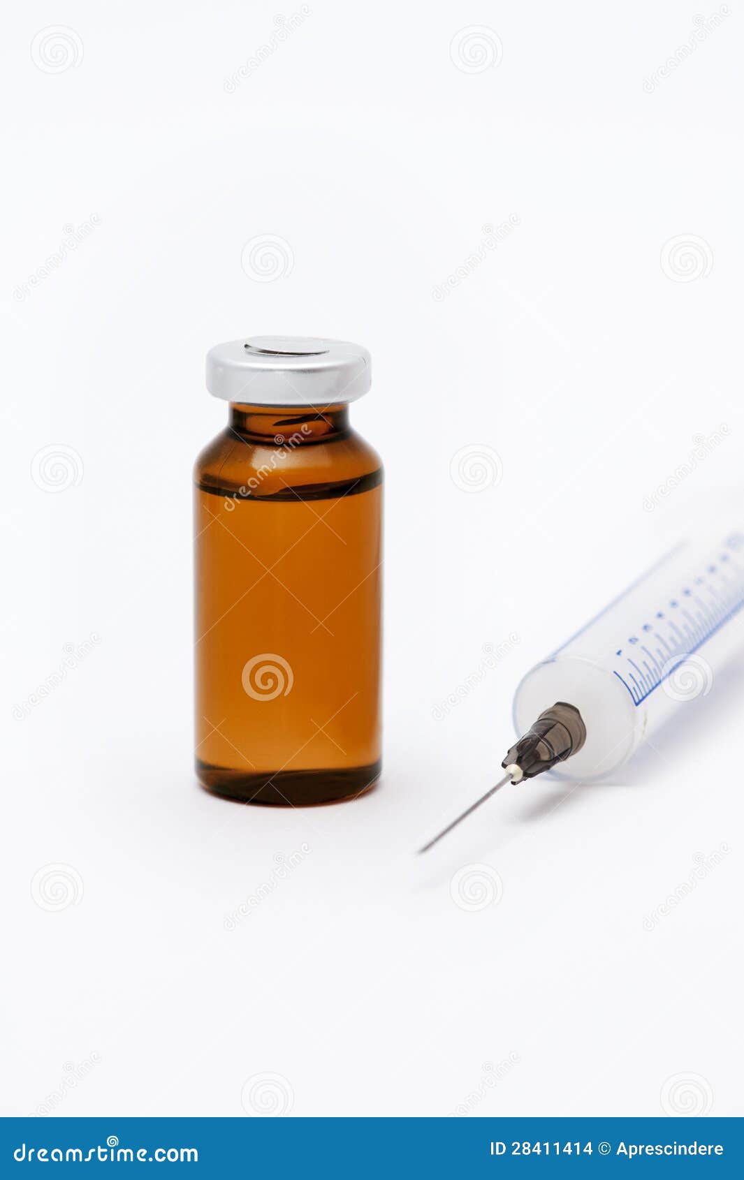 medical ampoule and syringe