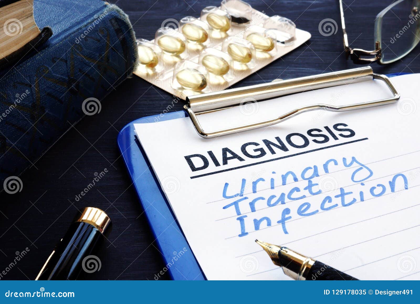 medical documents with diagnosis urinary tract infection uti.