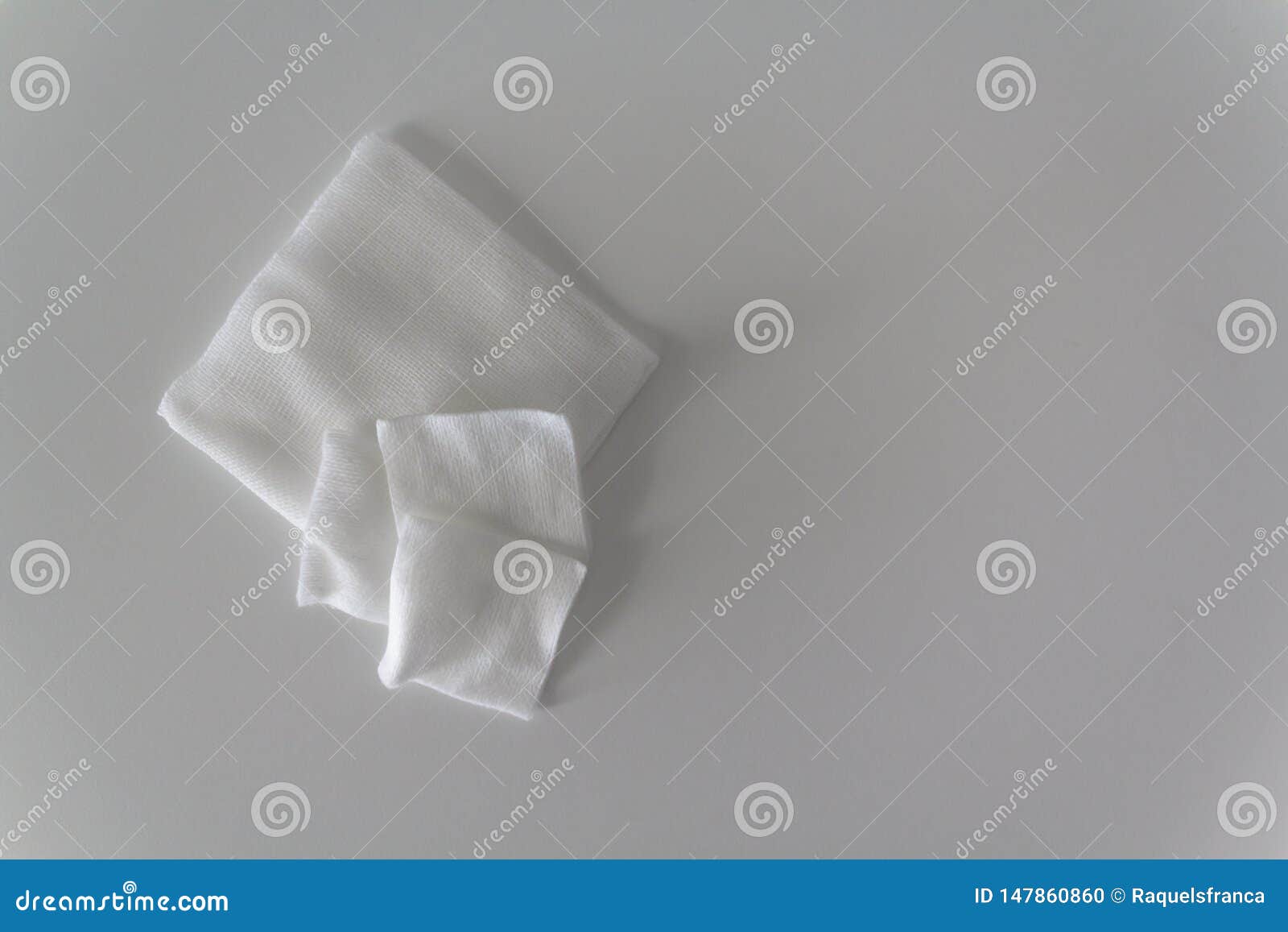 Gauze Pads RoyaltyFree Stock Photography 6830033