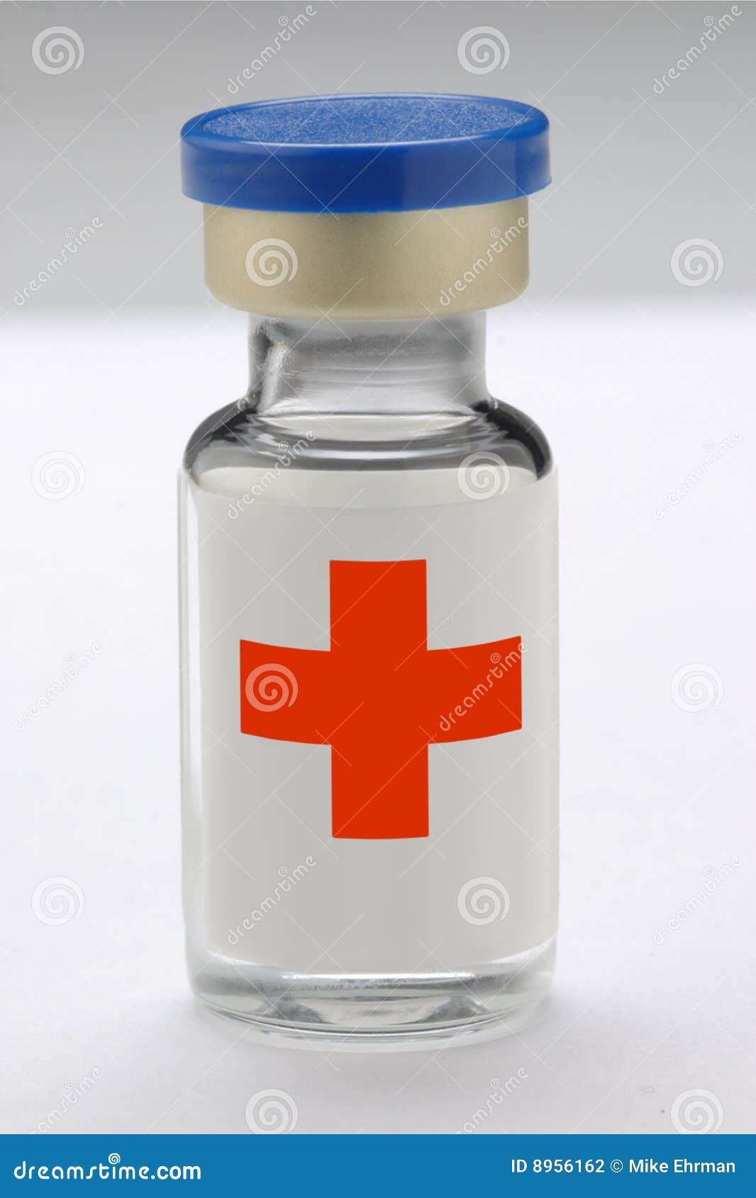 Medical syringe vial editorial photography. Image of close 8956162