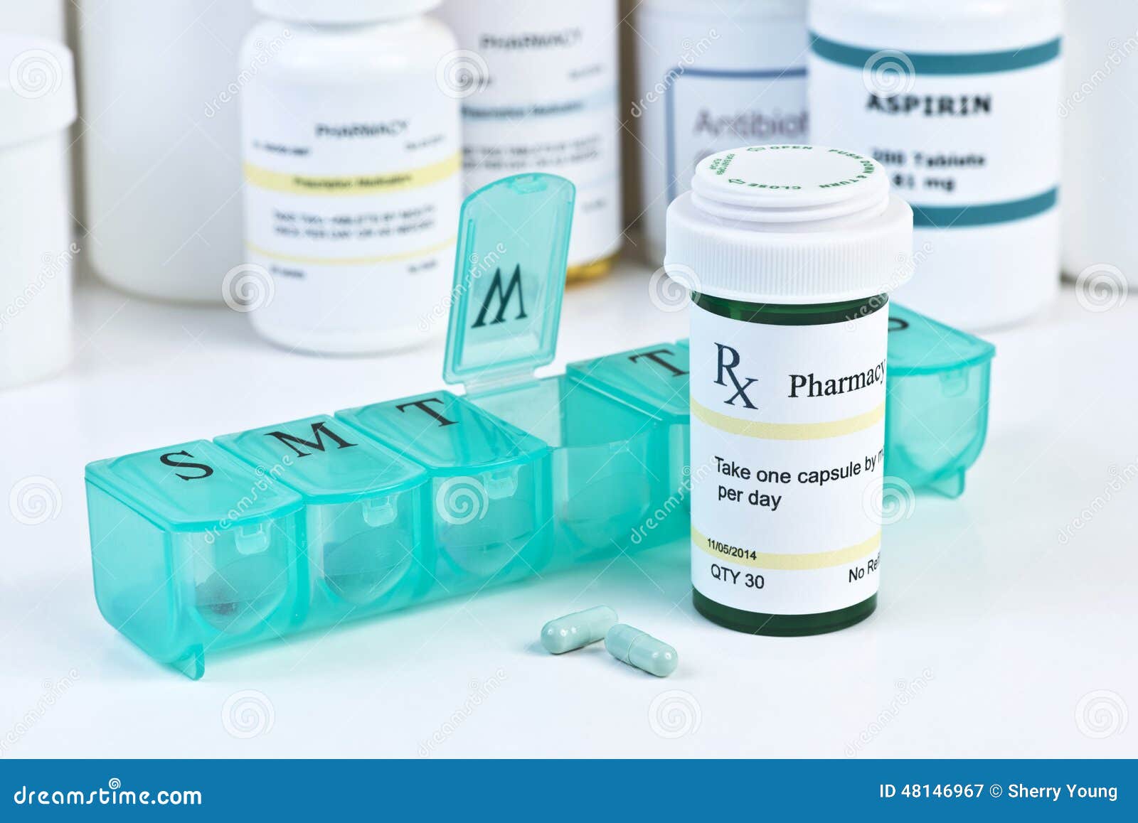 Prescription bottle organizer Stock Photos - Page 1 : Masterfile