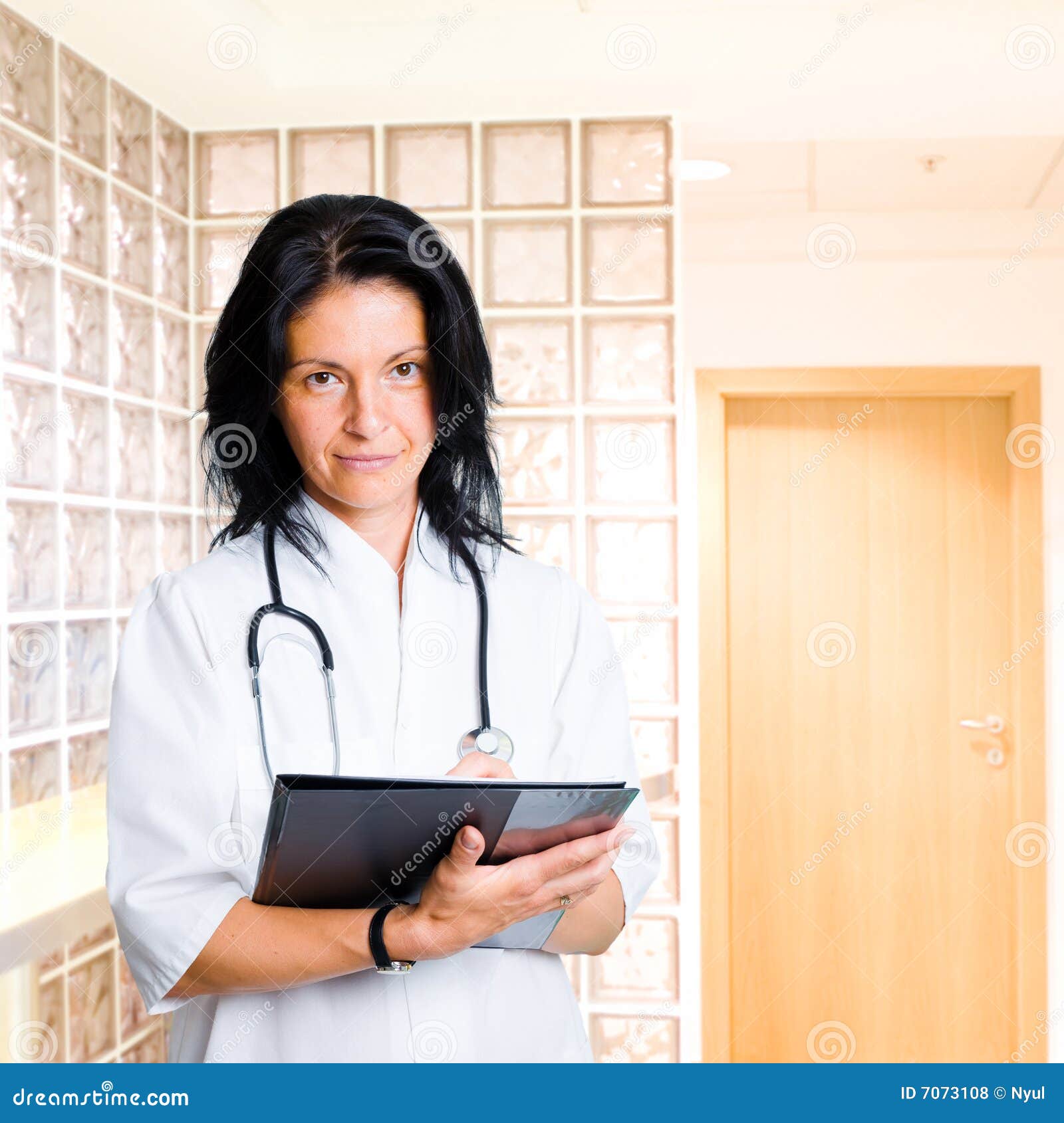 Medico generico fotografia stock. Immagine di archivio 7073108