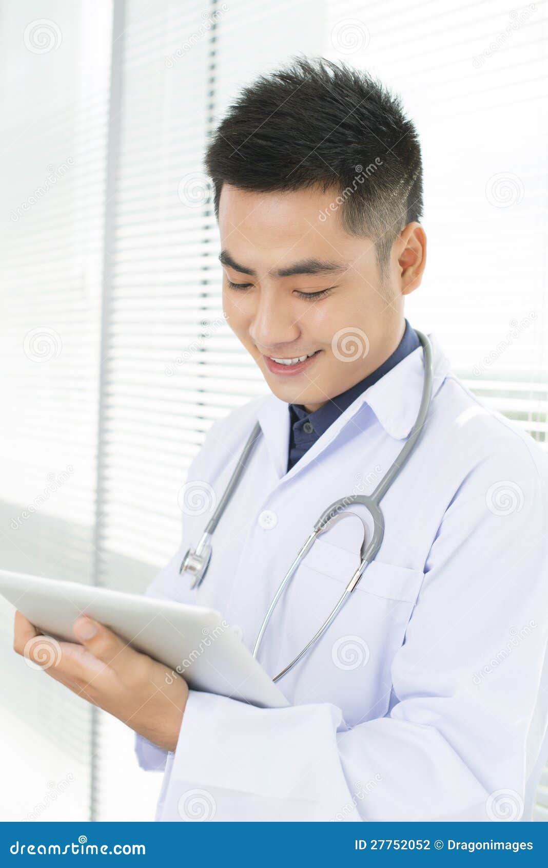 Medico generico maschio fotografia stock. Immagine di lifestyle 27752052