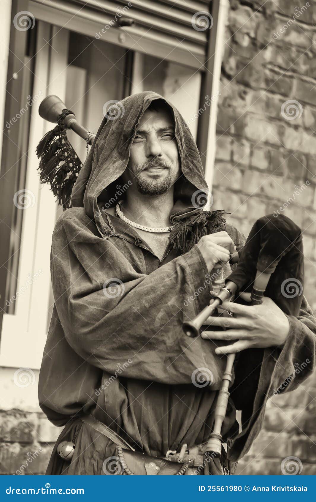 Medieval bagpipe musician editorial image. Image of medieval 25561980