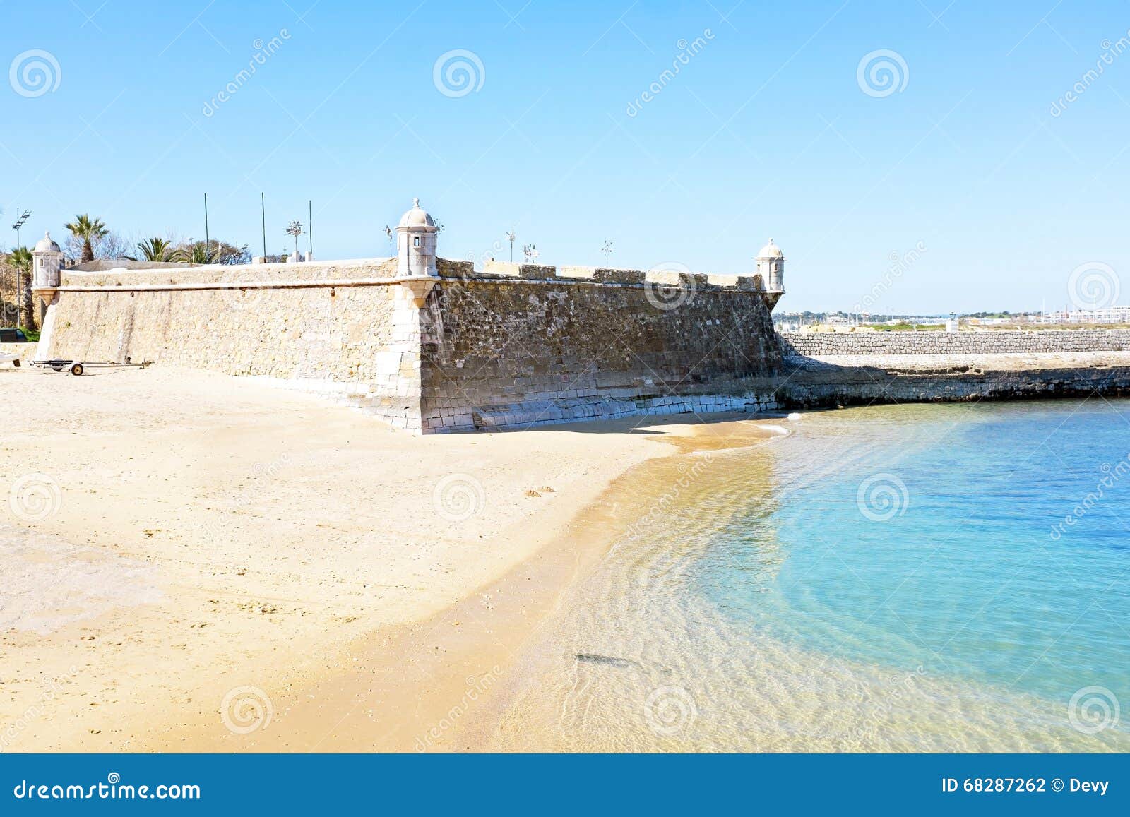 medieval fortaleza da ponta da bandeira at lagos portugal