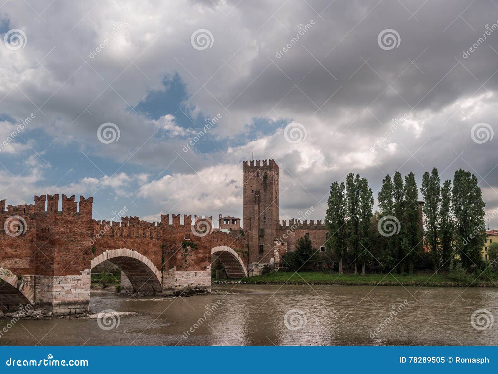 medieval stone bridge ponte scaligero