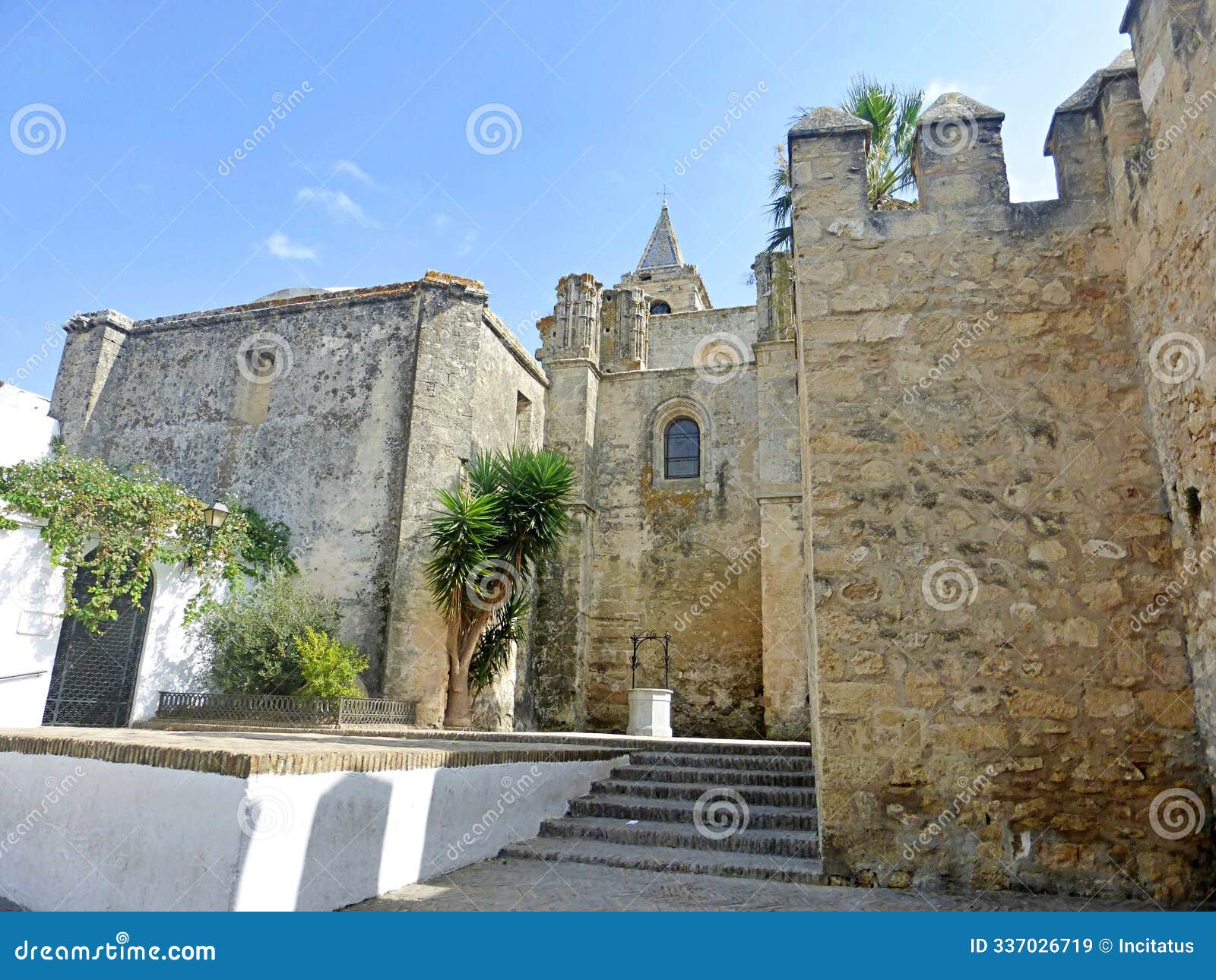 medieval wall in vejer de la frontera, cÃdiz.