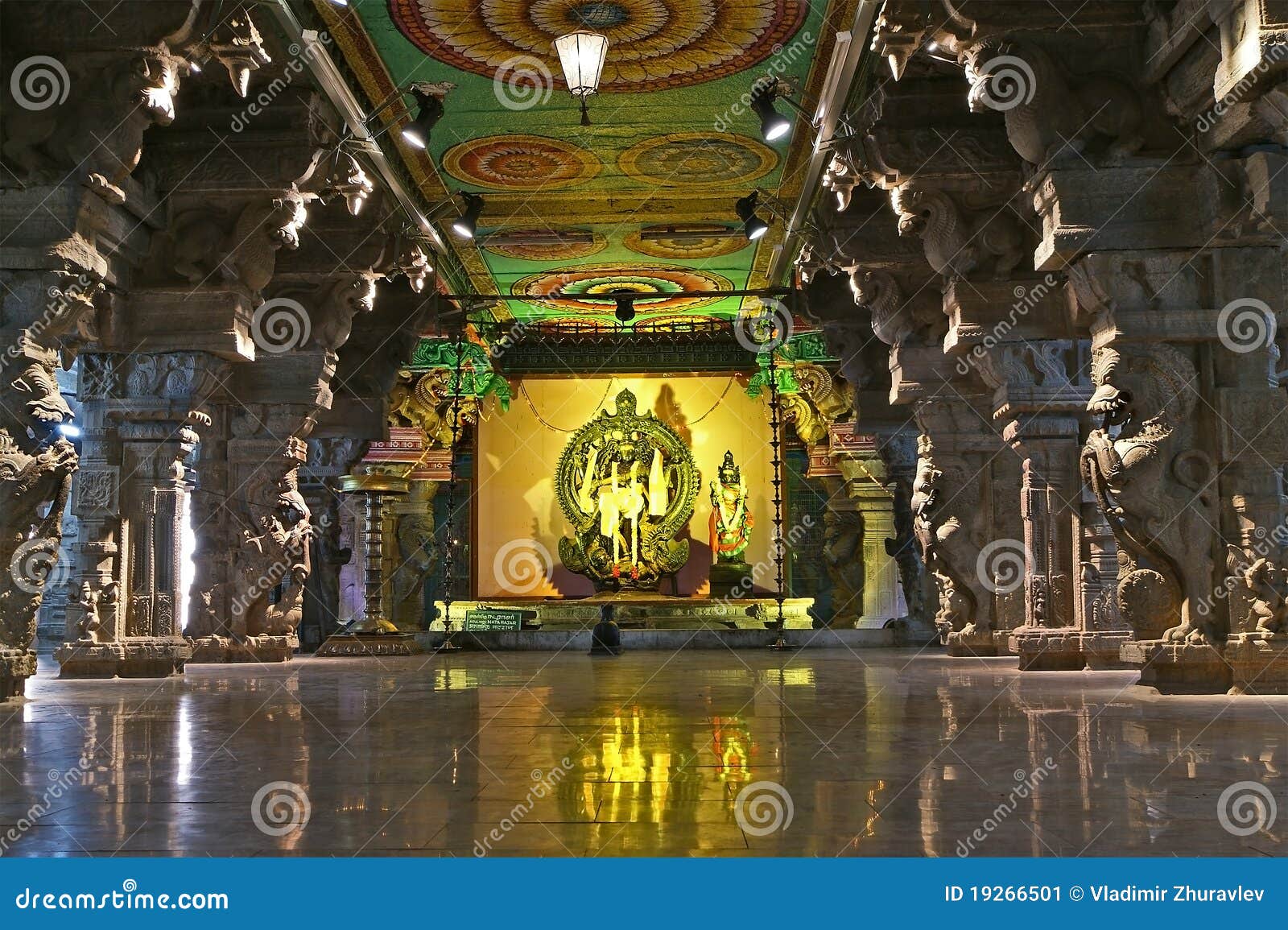 meenakshi hindu temple in madurai, tamil nadu