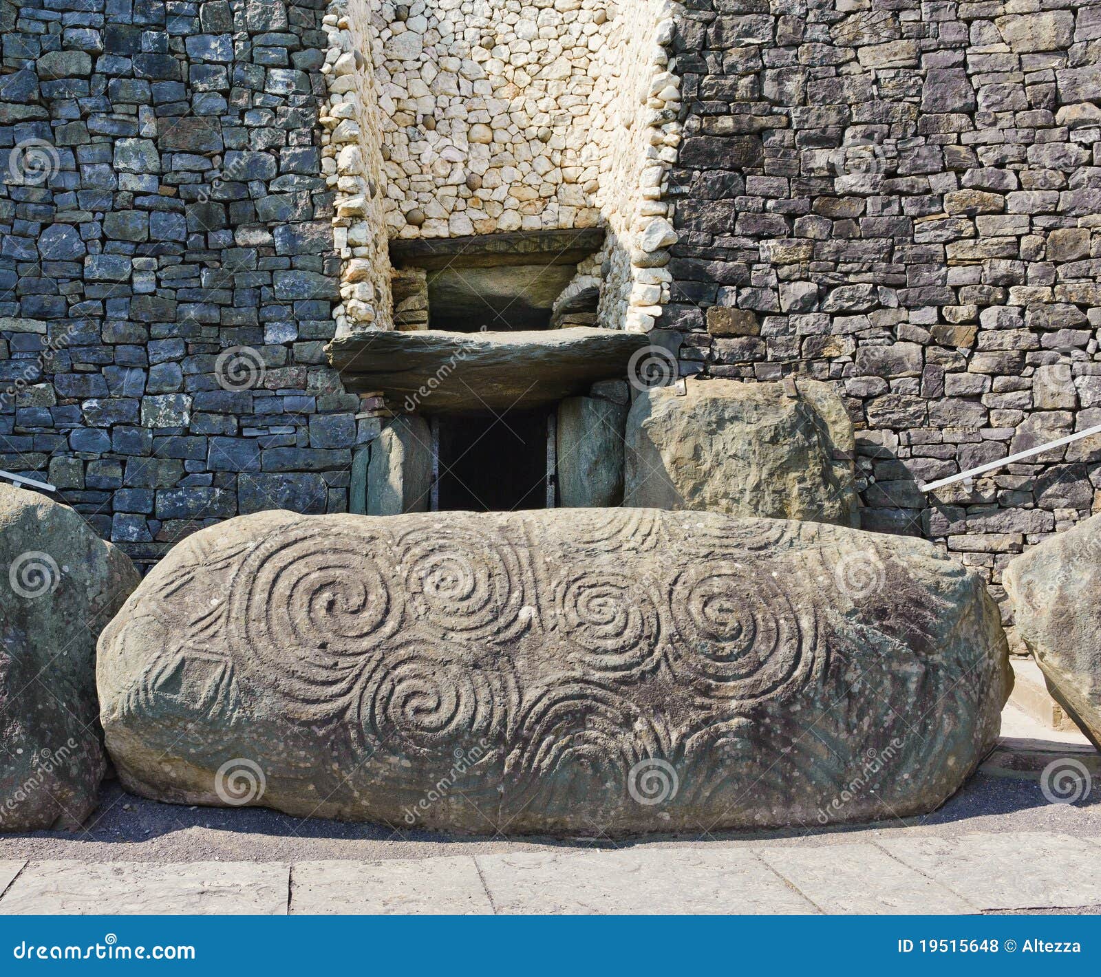 megalithic passage tomb, newgrange, ireland