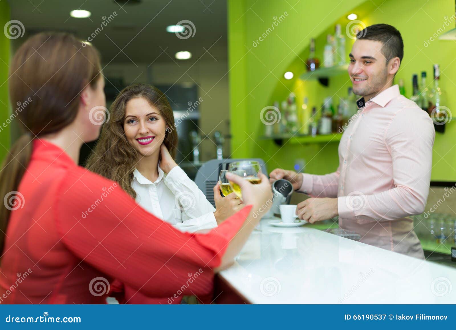 Flirten barkeeper