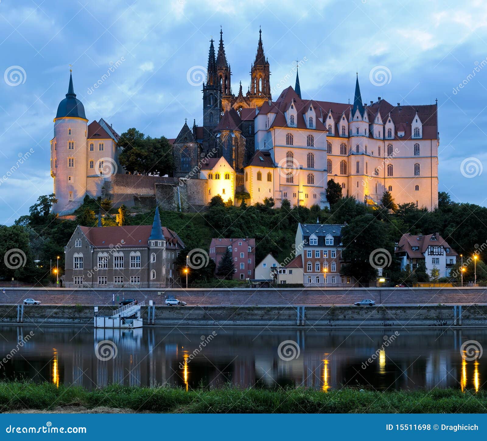 Vue sur Albrechtsburg dans Meissen à l'aube