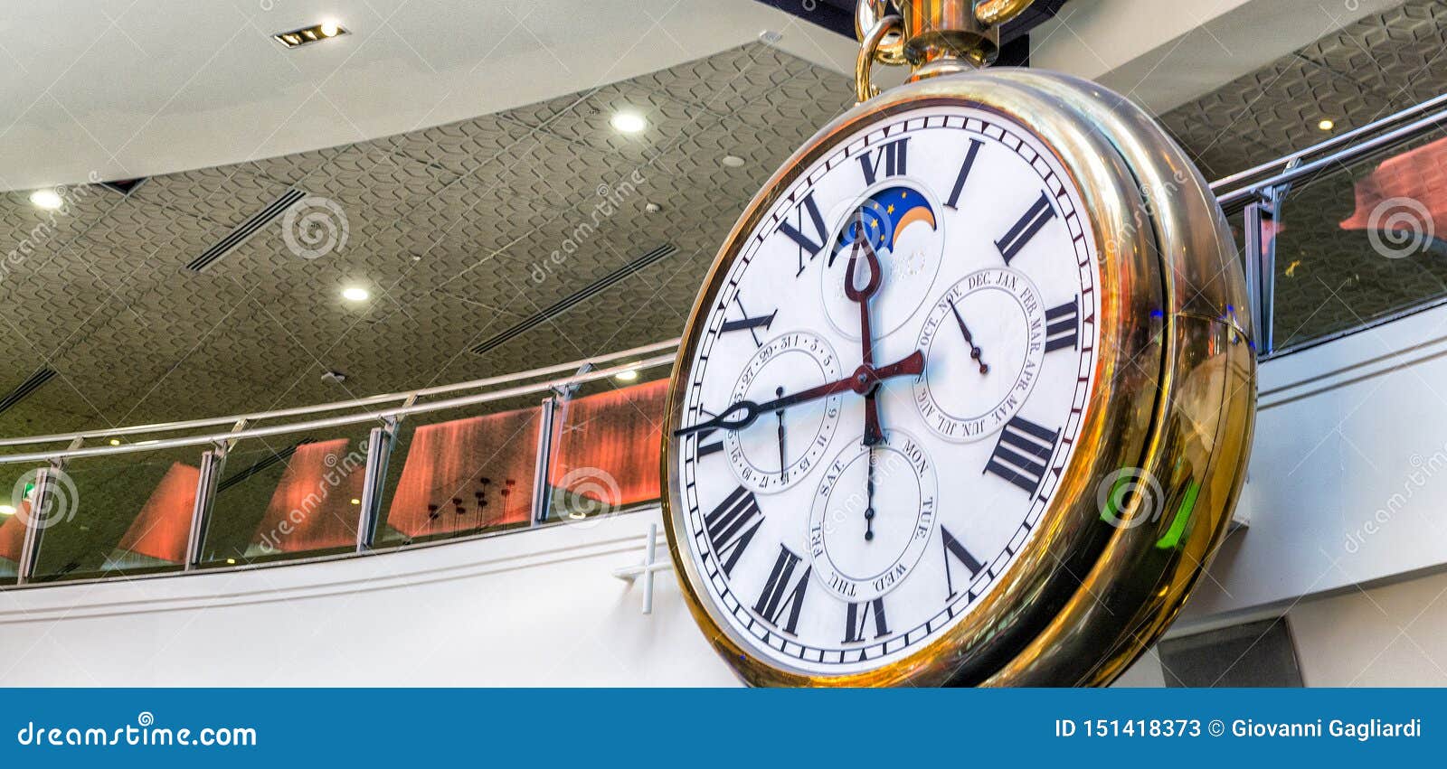 MELBOURNE OCTOBER 2015 Clock Inside Melbourne Central Shopping