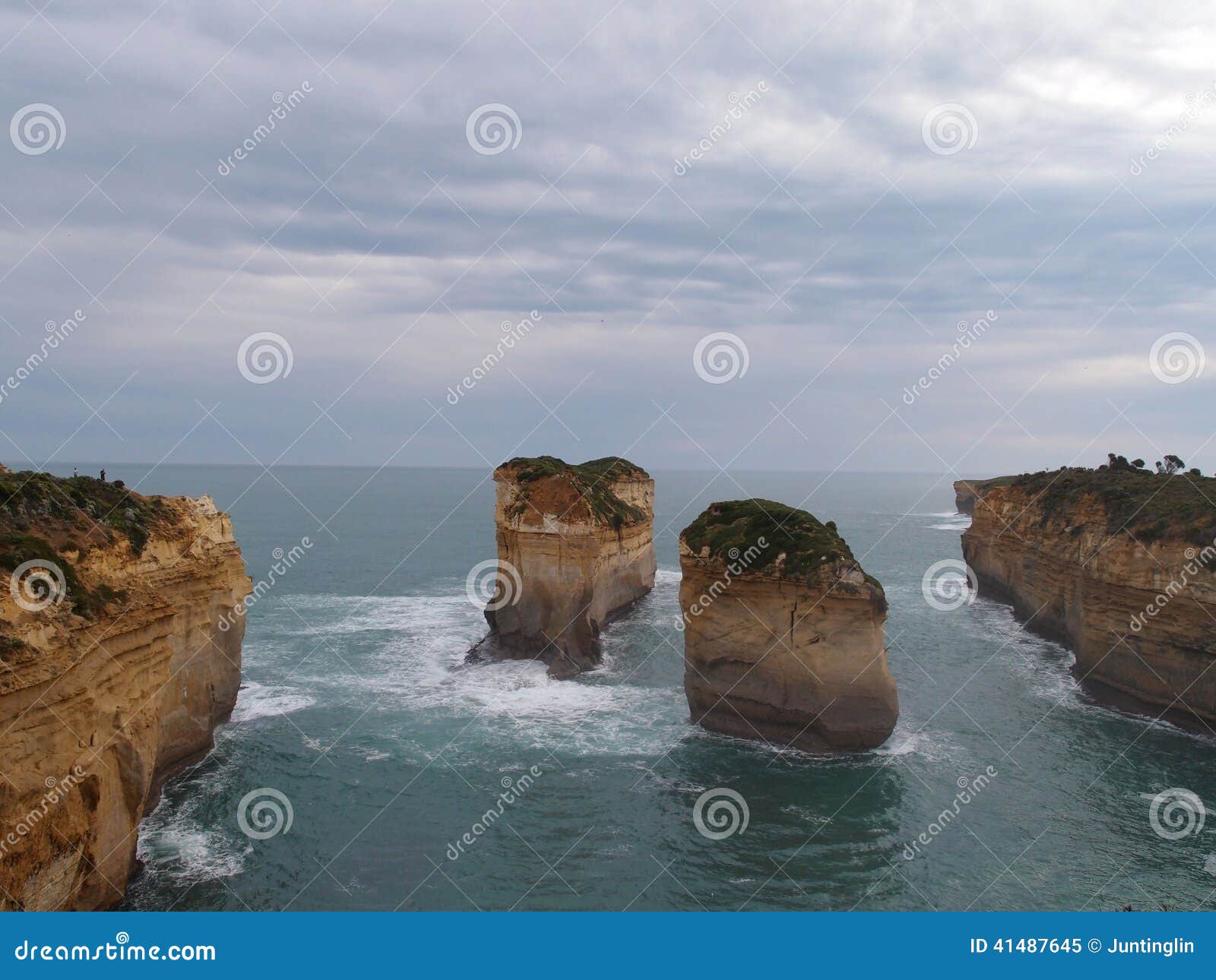 Melbourne Twelve Apostles - Sign Of Erosion Stock Image | CartoonDealer ...