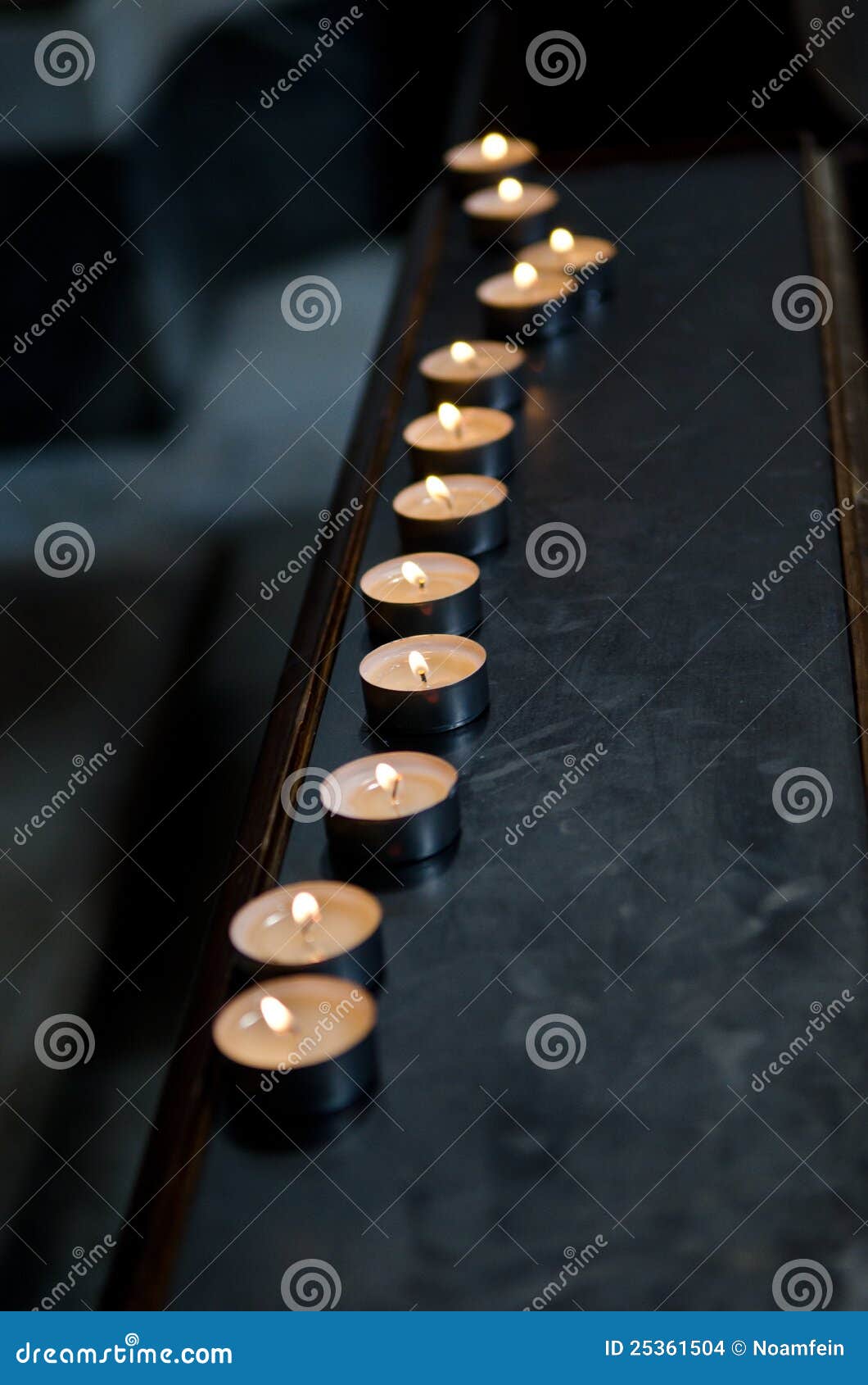 Memorial Candles Stock Photography 25361504