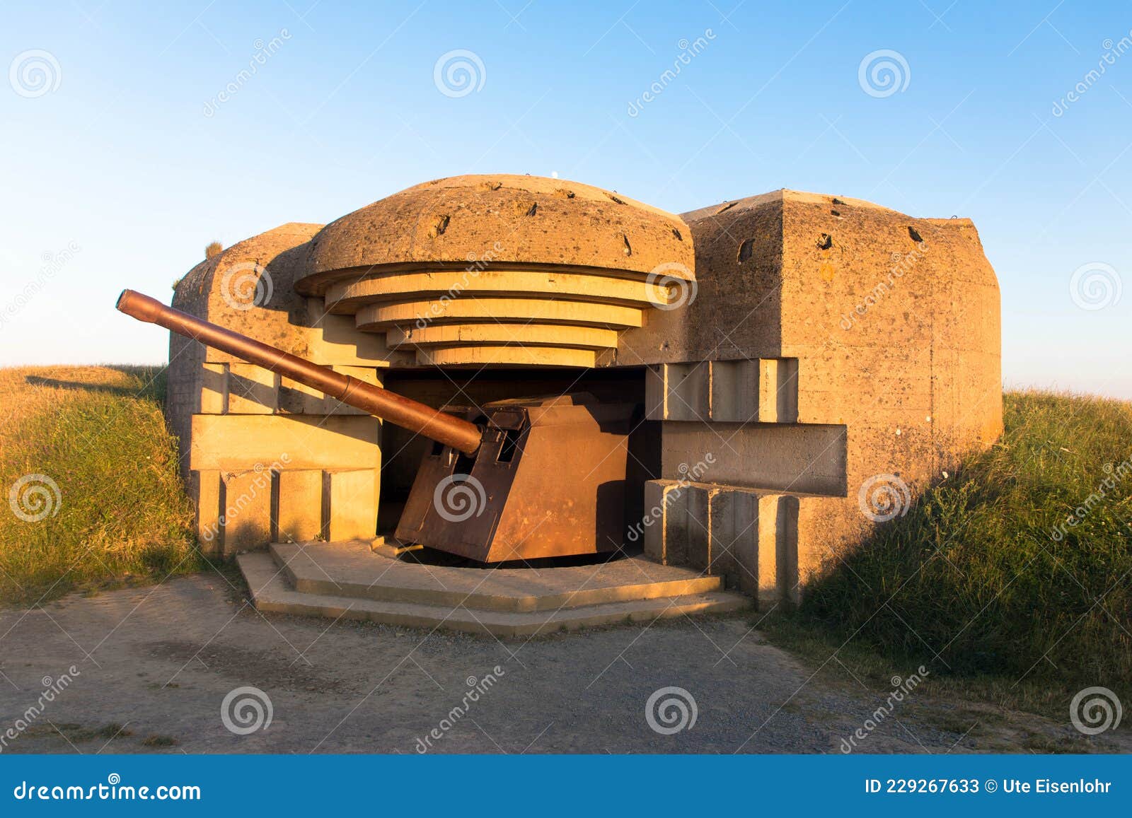 Gun at Omaha Beach. Bomb Shelter with German Long-range Artillery Gun from World 2 in Longues-sur-Mer in Stock - Image of french, arromanches: 229267633