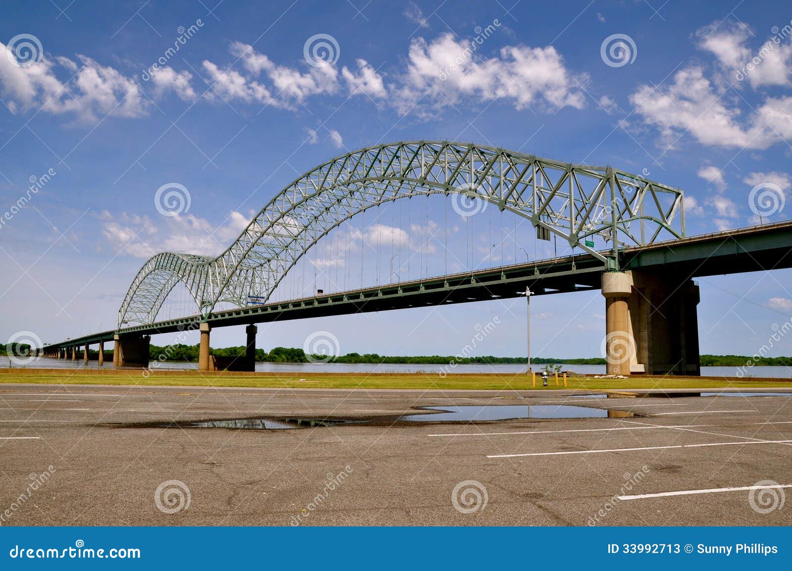 Memphis Bridge immagine stock. Immagine di cielo, america - 33992713