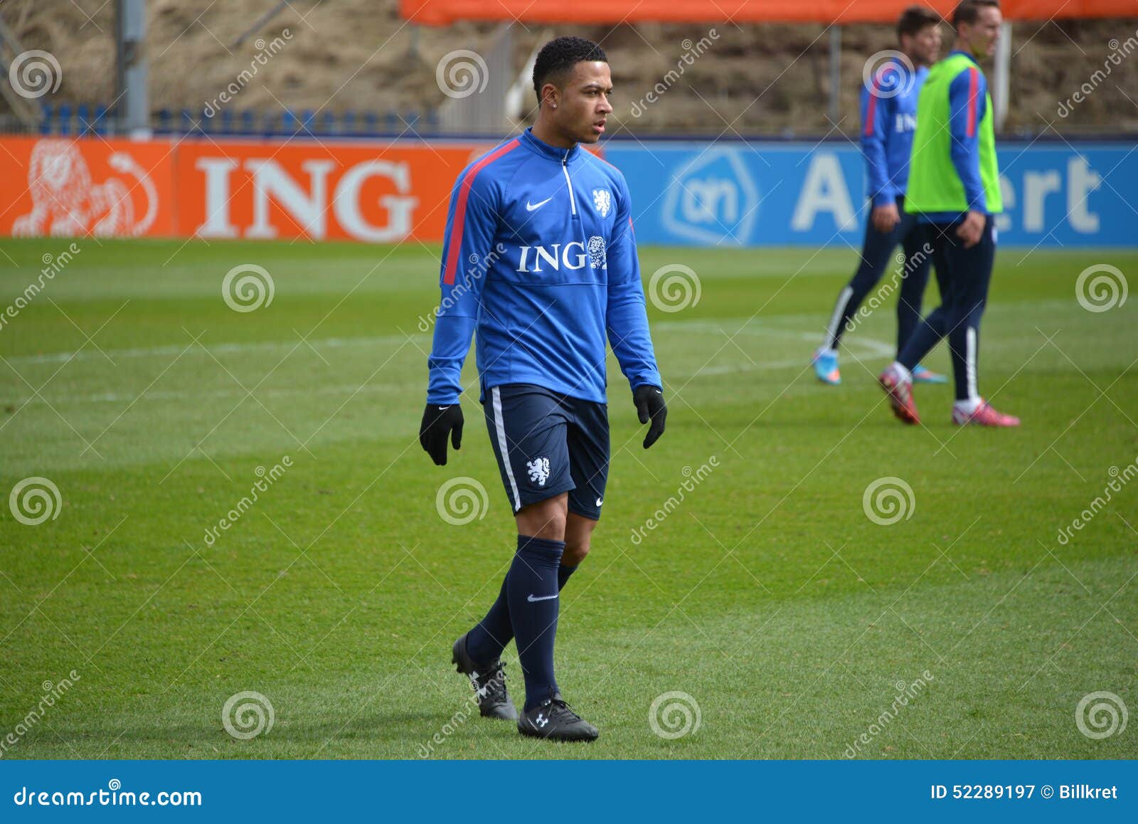 Memphis Depay editorial photography. Image of team, training - 52289197