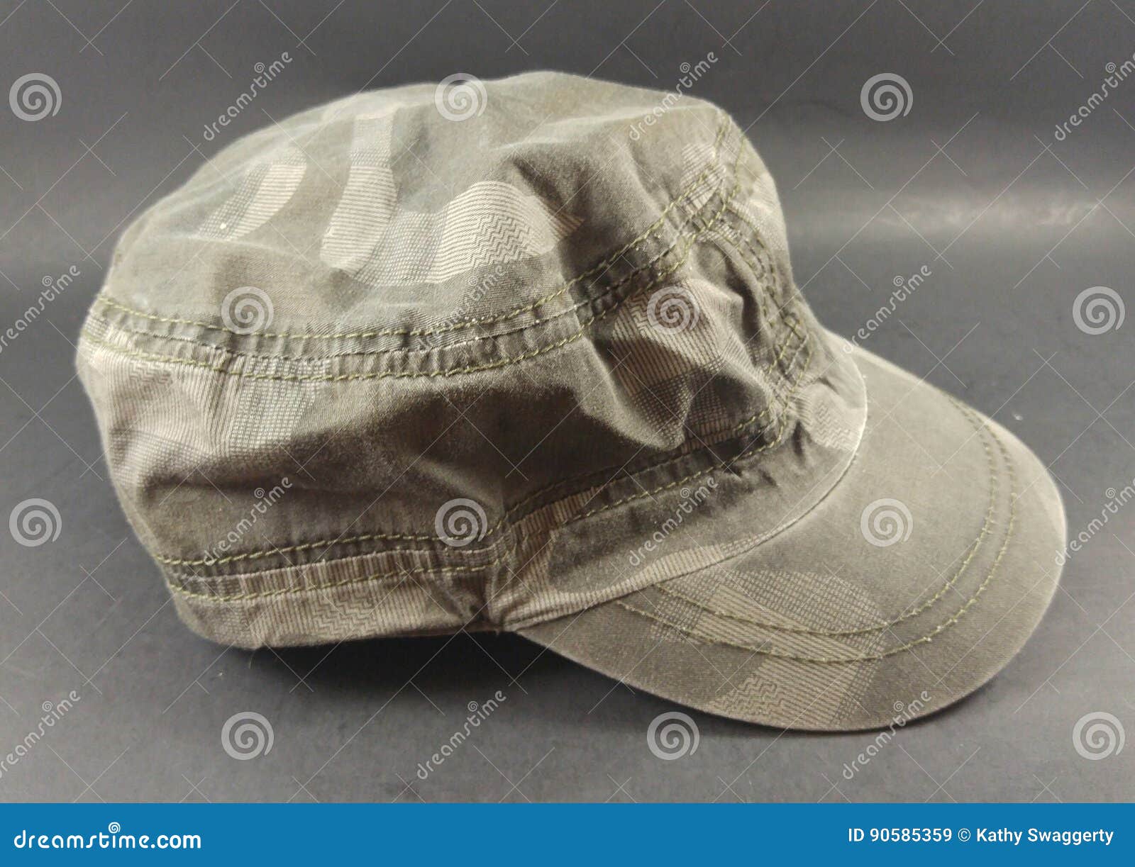 Men& Grigio X27; Cappello Di Stile Del Capotreno Di S Immagine Stock -  Immagine di conduttore, ragazzi: 90585359