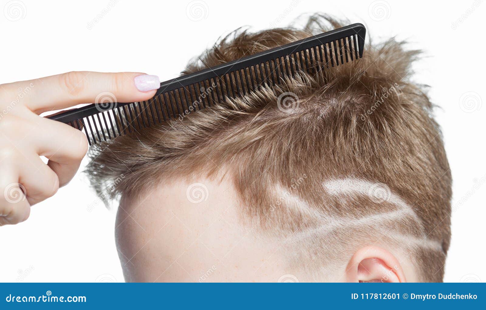 Men`s Creative Haircut in the Beauty Salon. Hair Care and Hair Styling  Stock Image - Image of haircut, hairstyle: 117812601