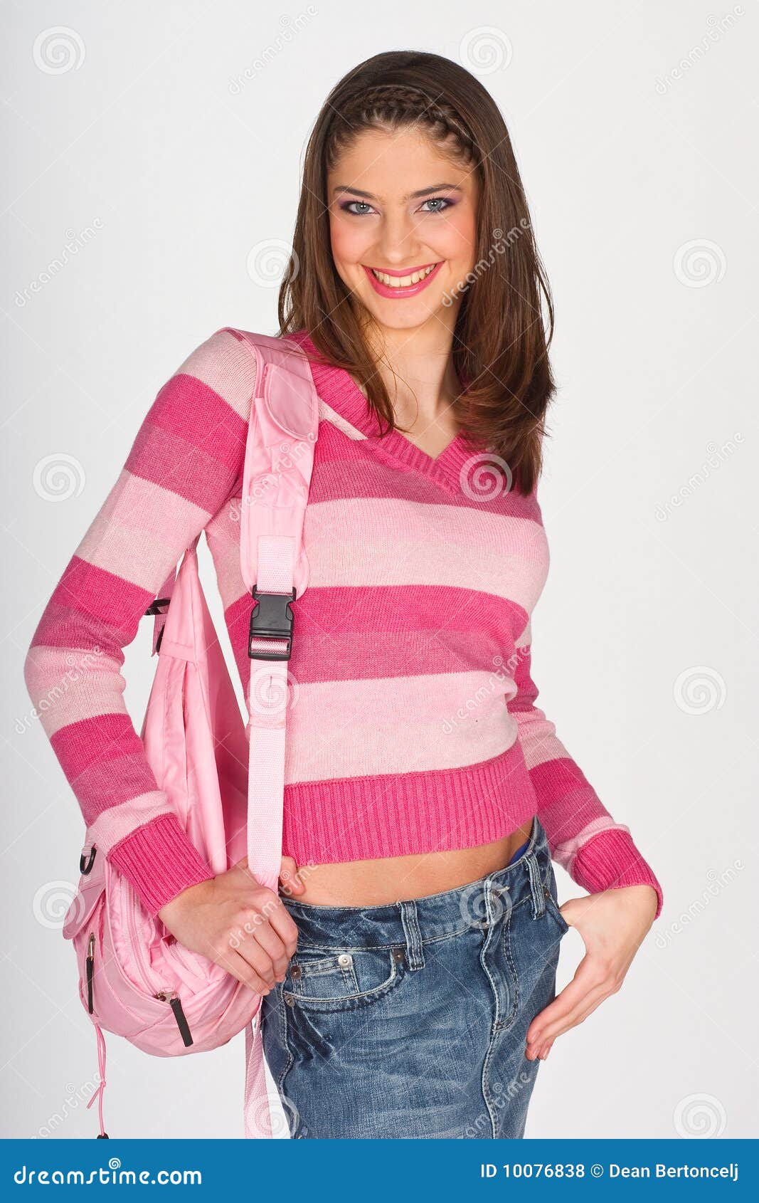 Primeiro Capítulo de “REBELDE” (04 de Outubro de 2004), image size:1067x1690