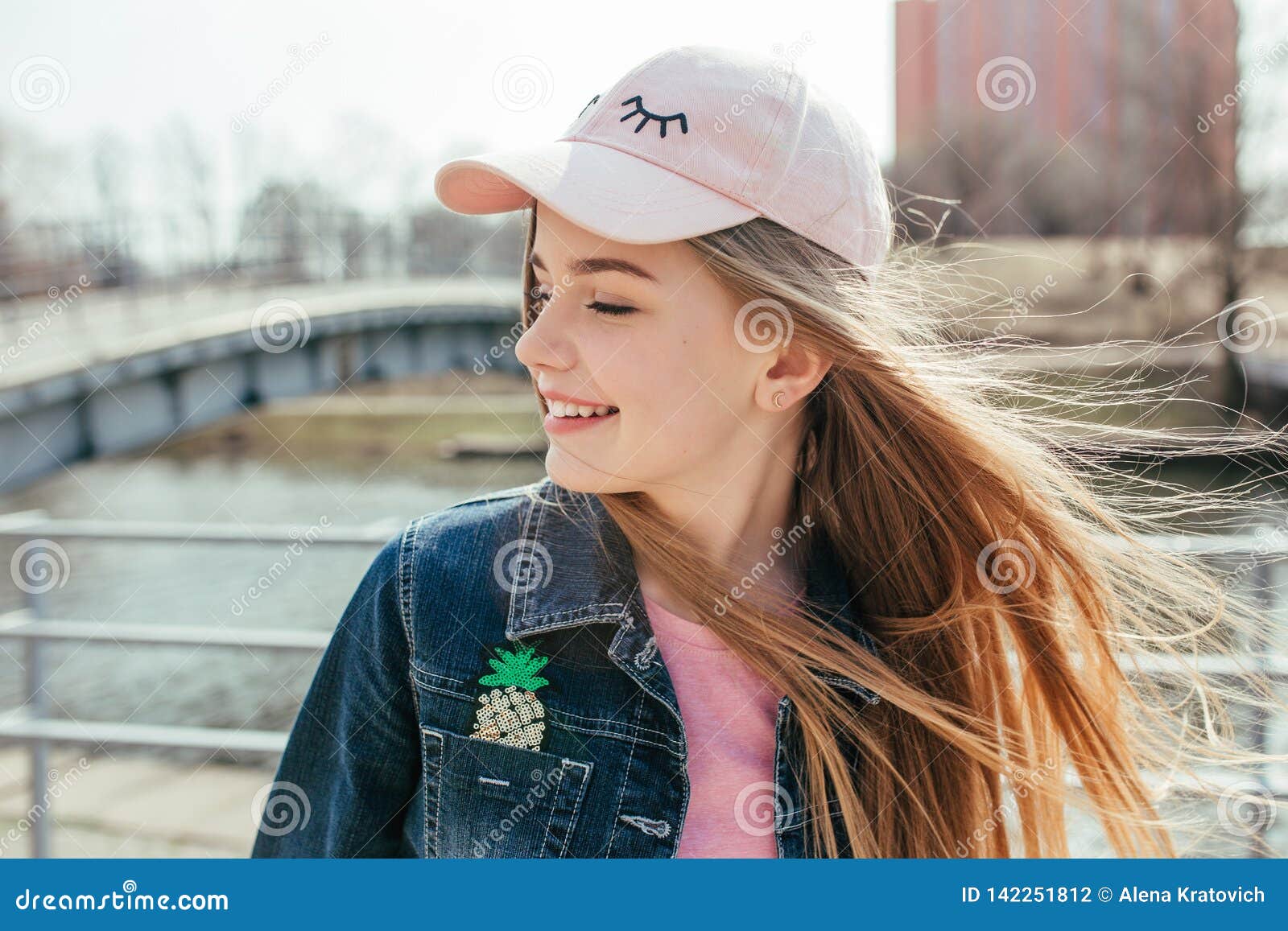 Menina Bonita Do Jovem Adolescente Imagem de Stock - Imagem de fêmea,  beleza: 91015249