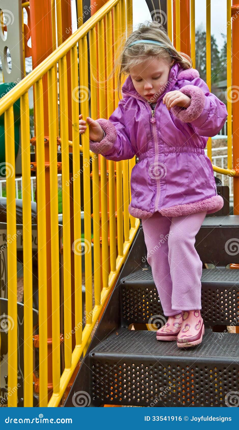 Jogos da menina foto de stock. Imagem de infância, jogar - 31160130