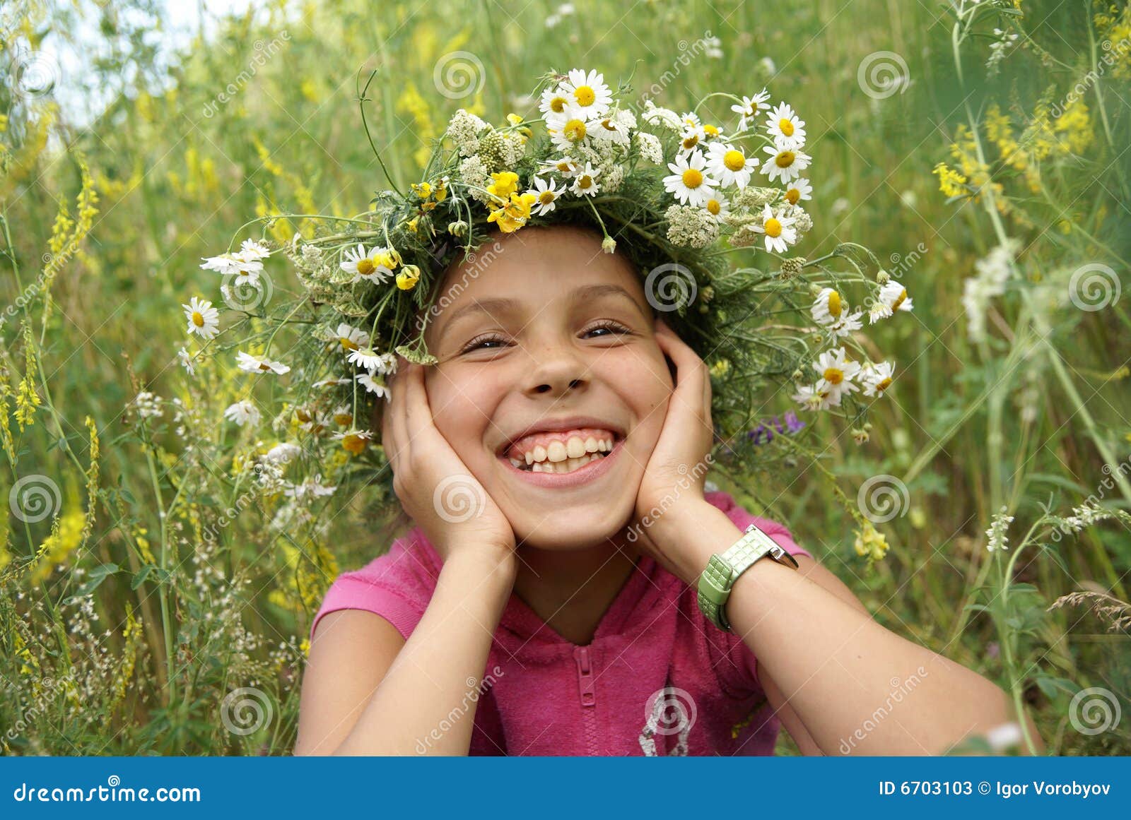 Menina Do Preteen Na Festão Imagem de Stock - Imagem de olhos, sorte:  6703103