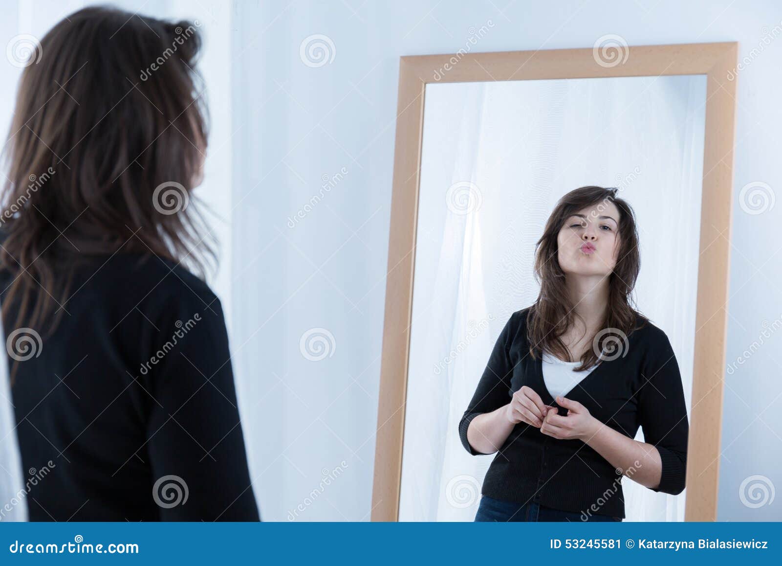 menina no espelho