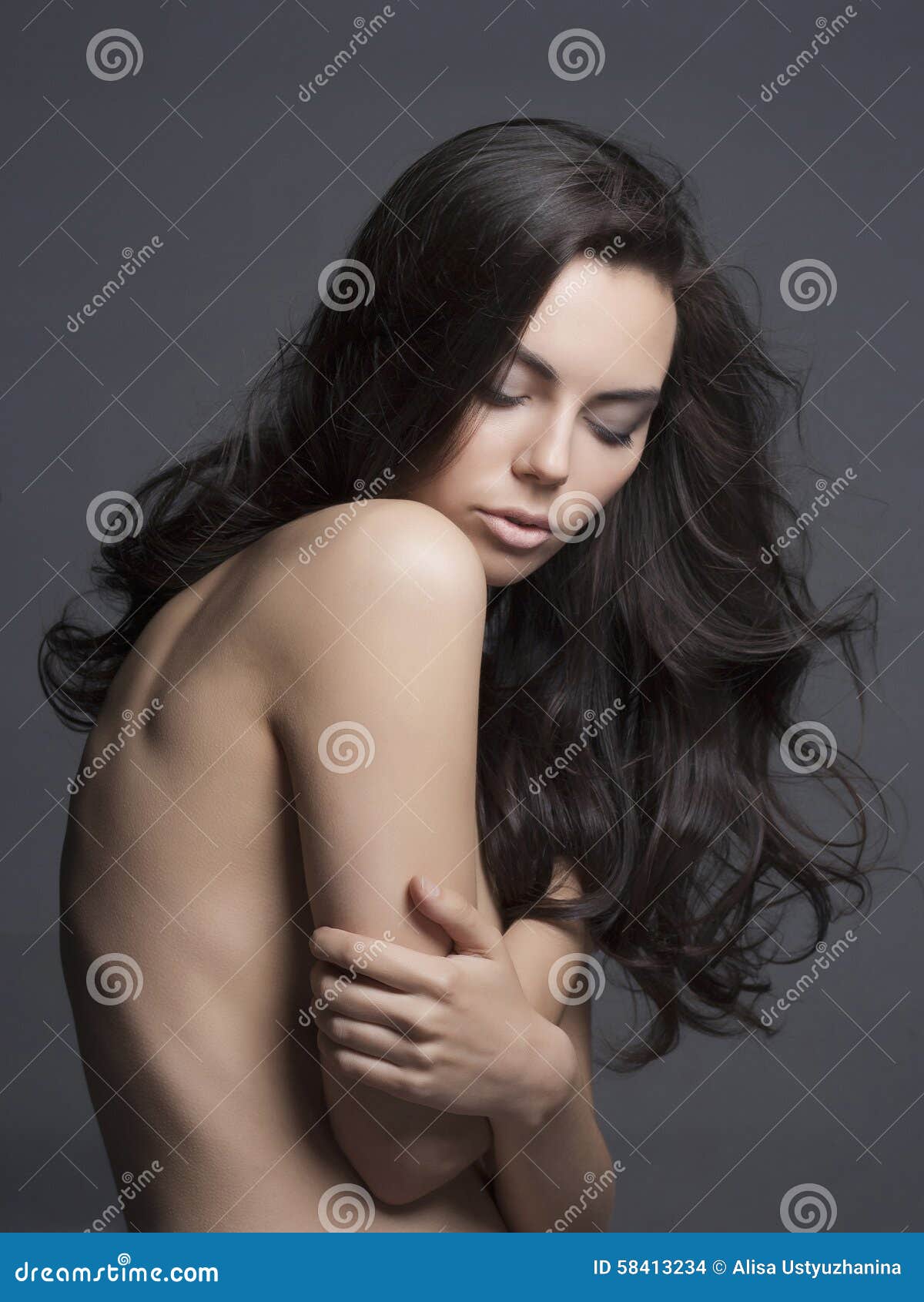 6,238 Fotos de Stock de Menina Do Nude Com Cabelo Longo - Fotos de Stock  Gratuitas e Sem Fidelização a partir da Dreamstime
