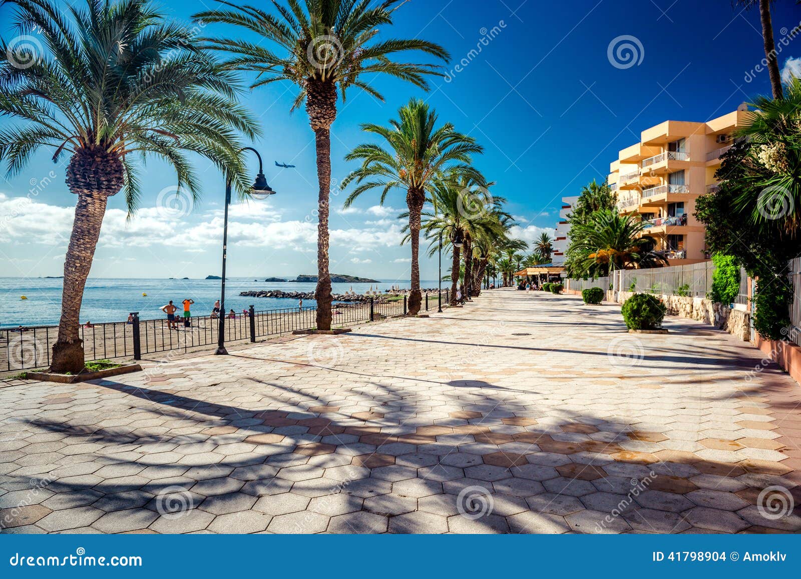 Mening Van Ibiza-strandboulevard Stock Foto - Image of overzees, toneel ...