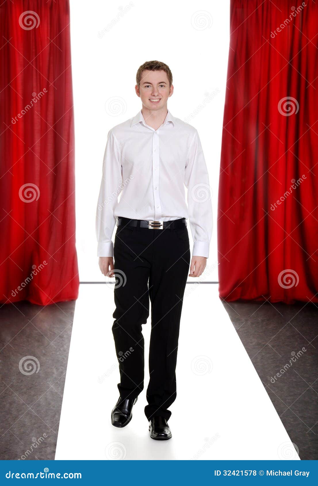 LOOK 7 Vestido LORENTIA | Vestido de festa em tule bordado com decote  tomara que caia e saia corola | HANNIBAL LAGUNA – Hannibal Laguna, image size:1106x1690