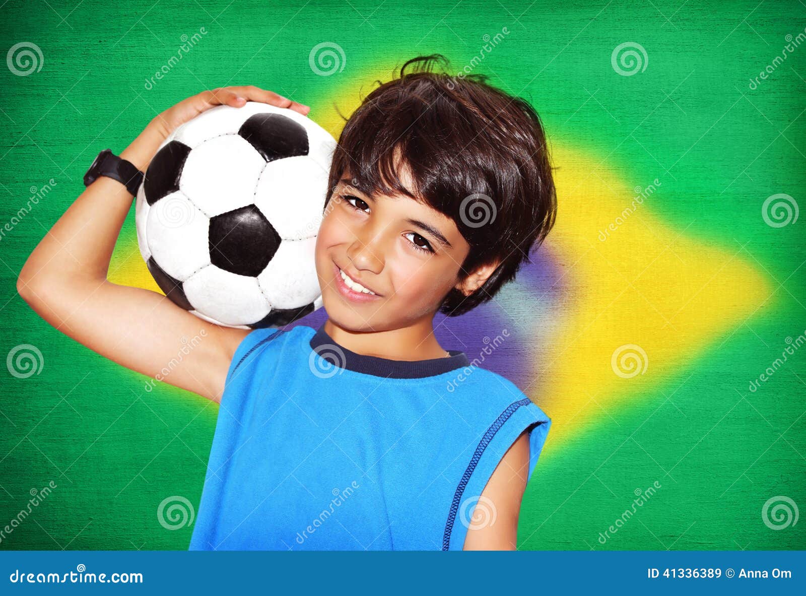 Menino jogando futebol bola ilustração, jogador de futebol ilustração,  menino bonito, criança, fotografia, esporte png