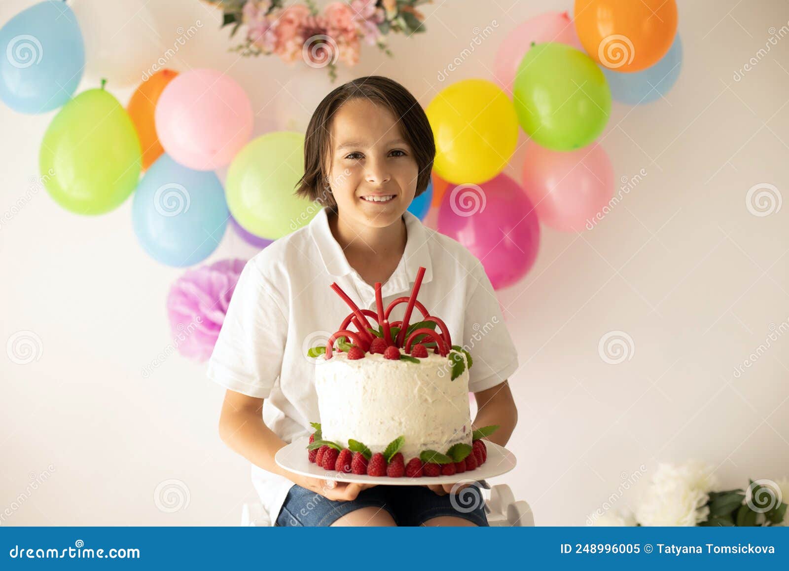 Bolo de Aniversário Infantil — Decoração de Casa