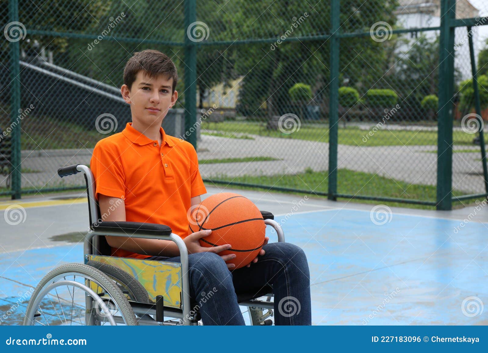 Foto Vista Superior Uma Pessoa Com Deficiência Jogando Basquete