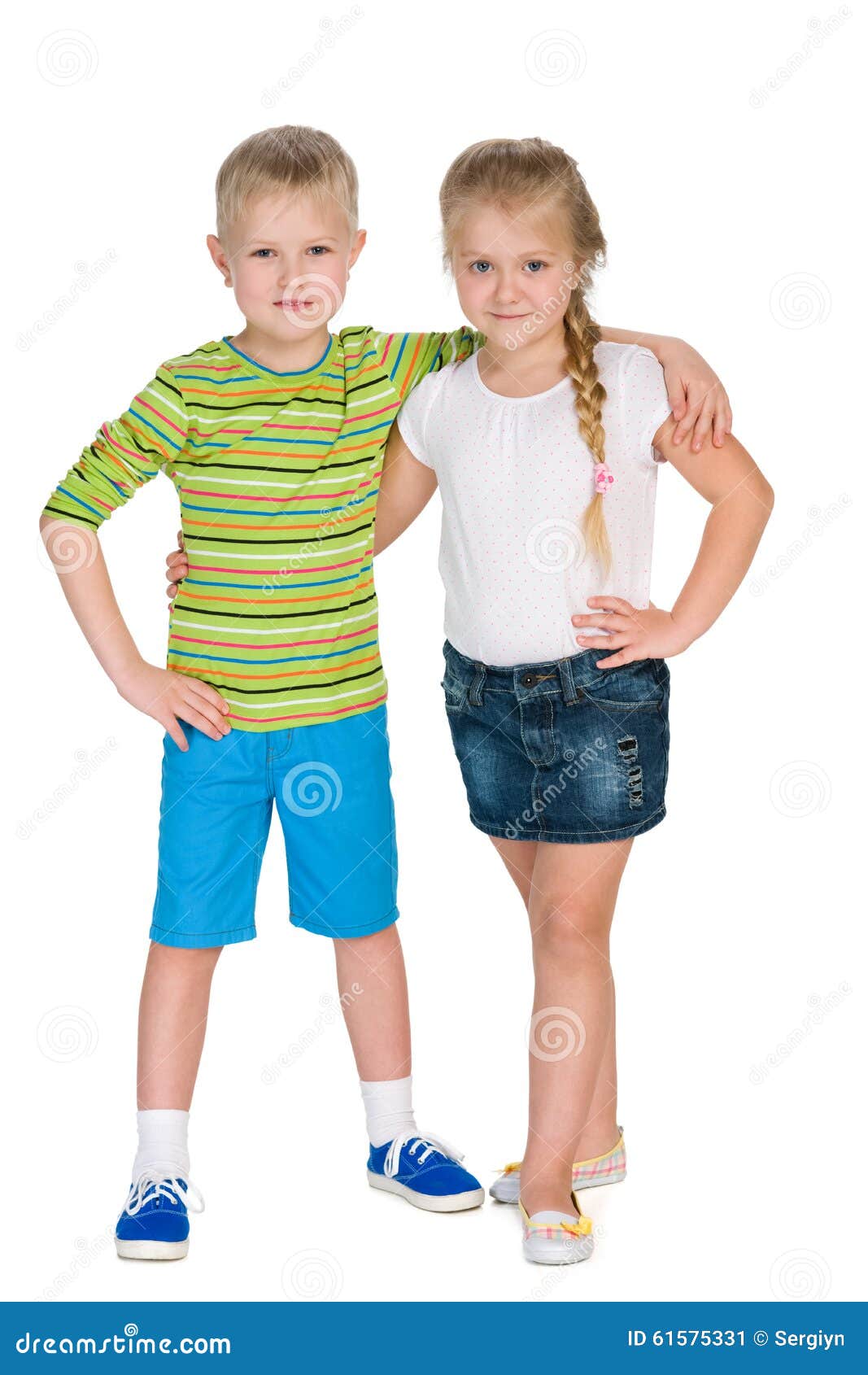 Menino e menina felizes imagem de stock. Imagem de macho - 61575331