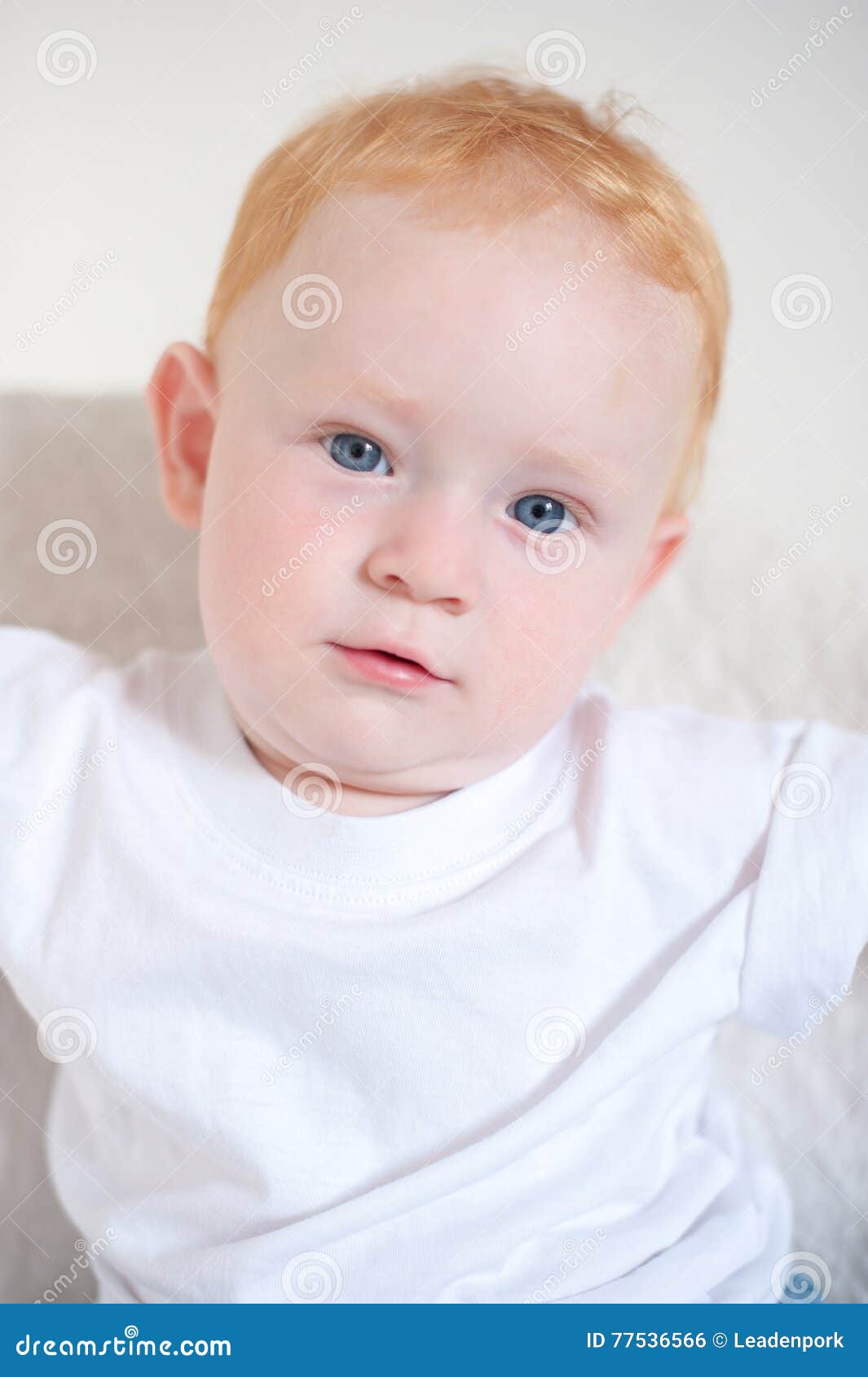 Menino Ruivo Bonito Foto De Stock Imagem De Bonito Menino 77536566