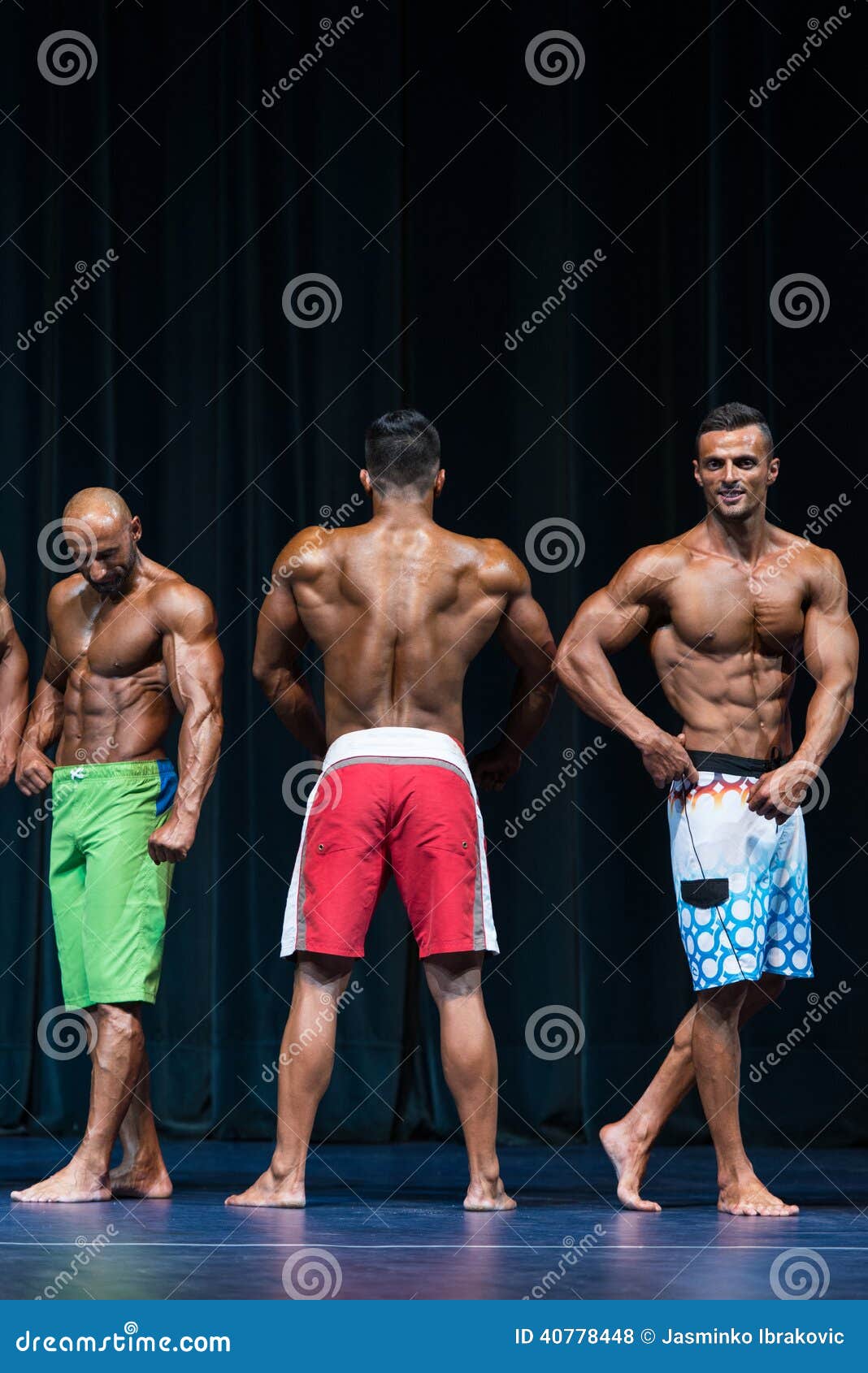 mens physique posing bodybuilding competition body building 40778448
