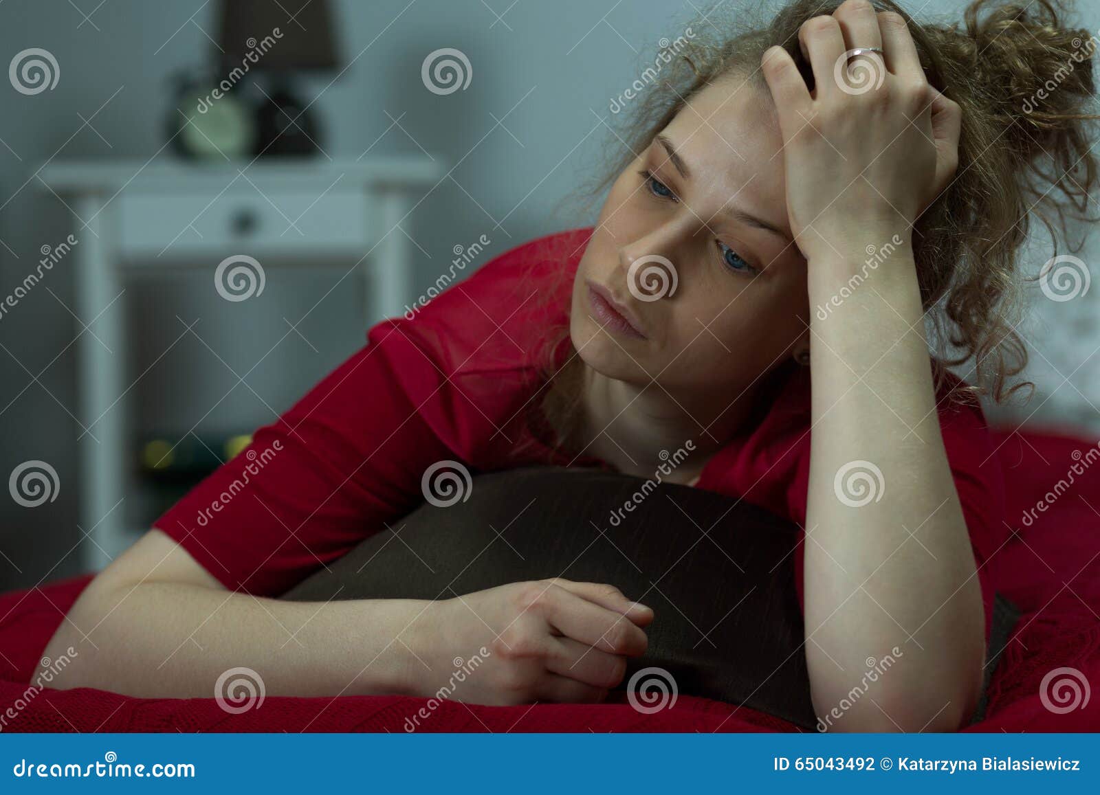Why Does This Broken Lady Dress Like Man Mentally Broken Woman Feeling Alone Stock Photo - Image of lying, lamp