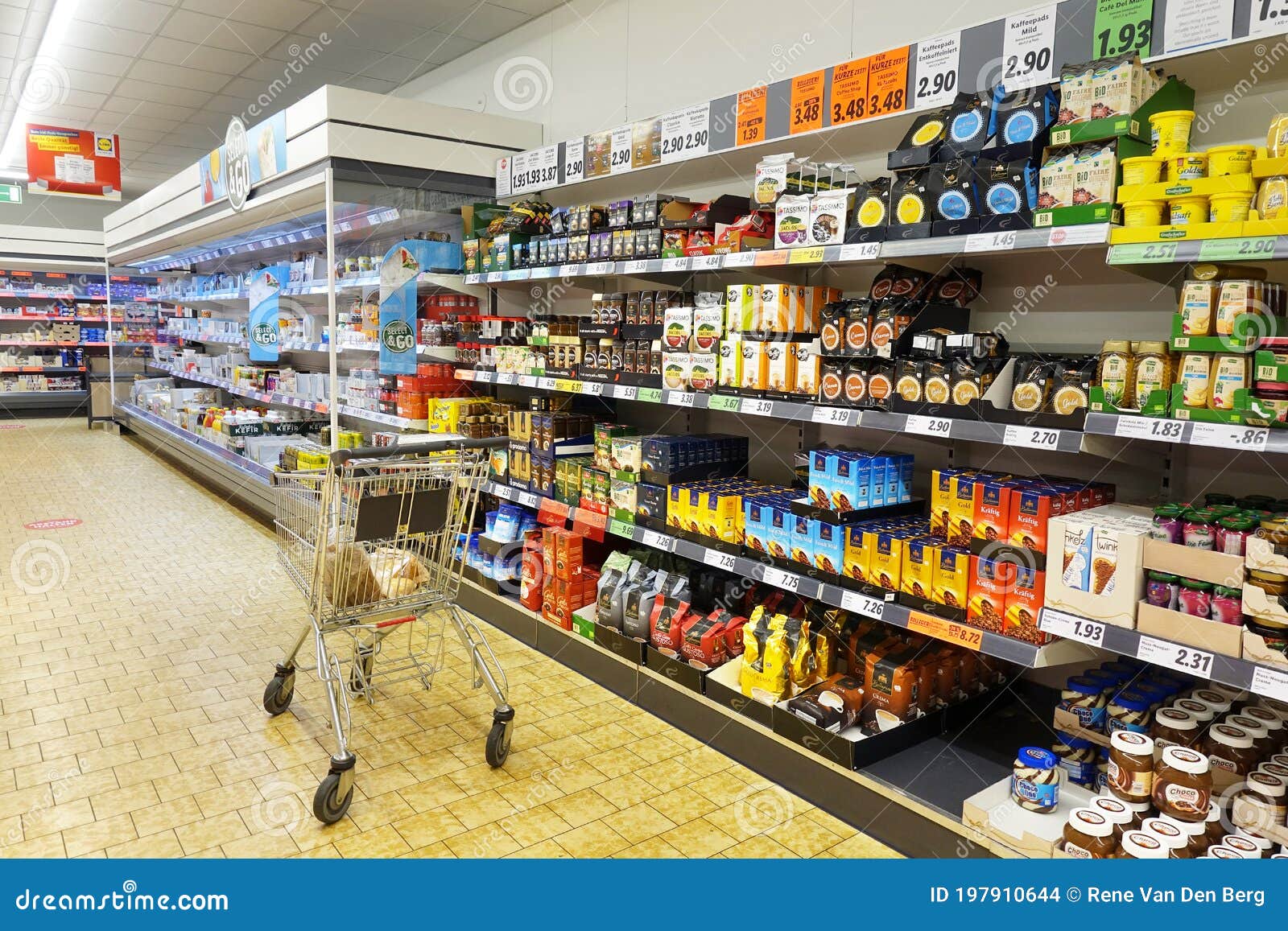 scheepsbouw Distributie Dwaal Interior of a Lidl Supermarket Editorial Stock Image - Image of decaf,  consume: 197910644