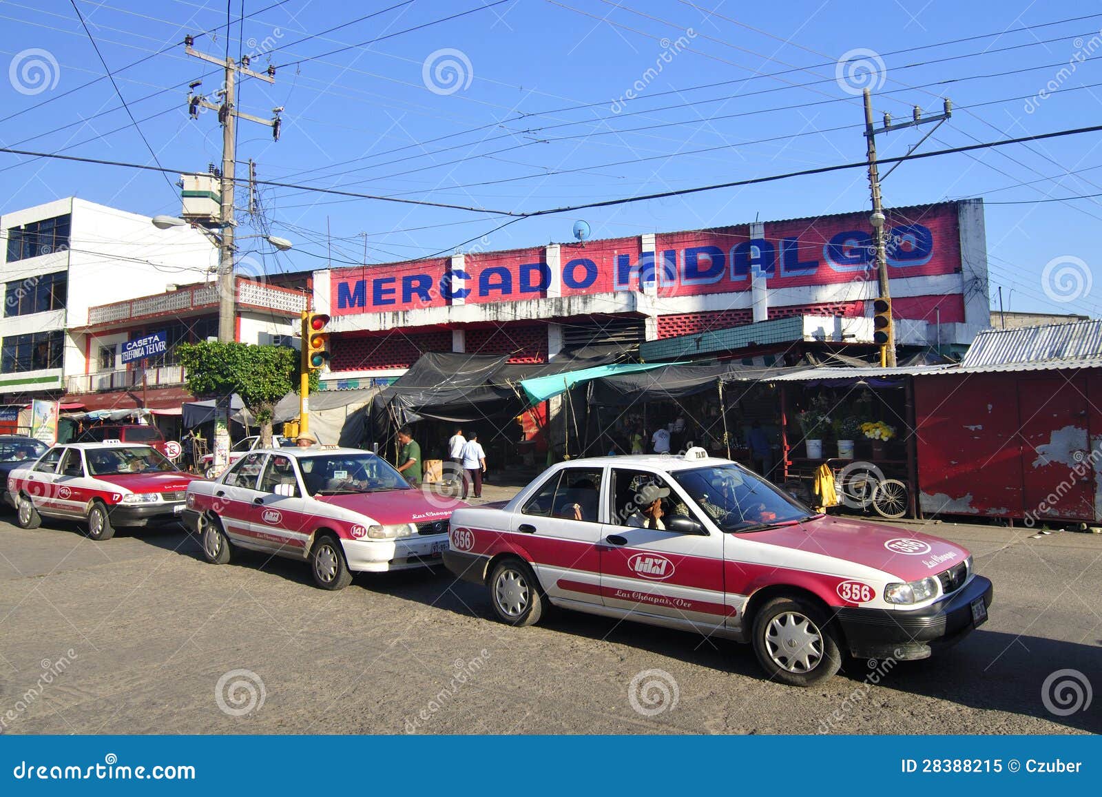 Mercado y taxis mexicanos imagen editorial. Imagen de ocupado 28388215