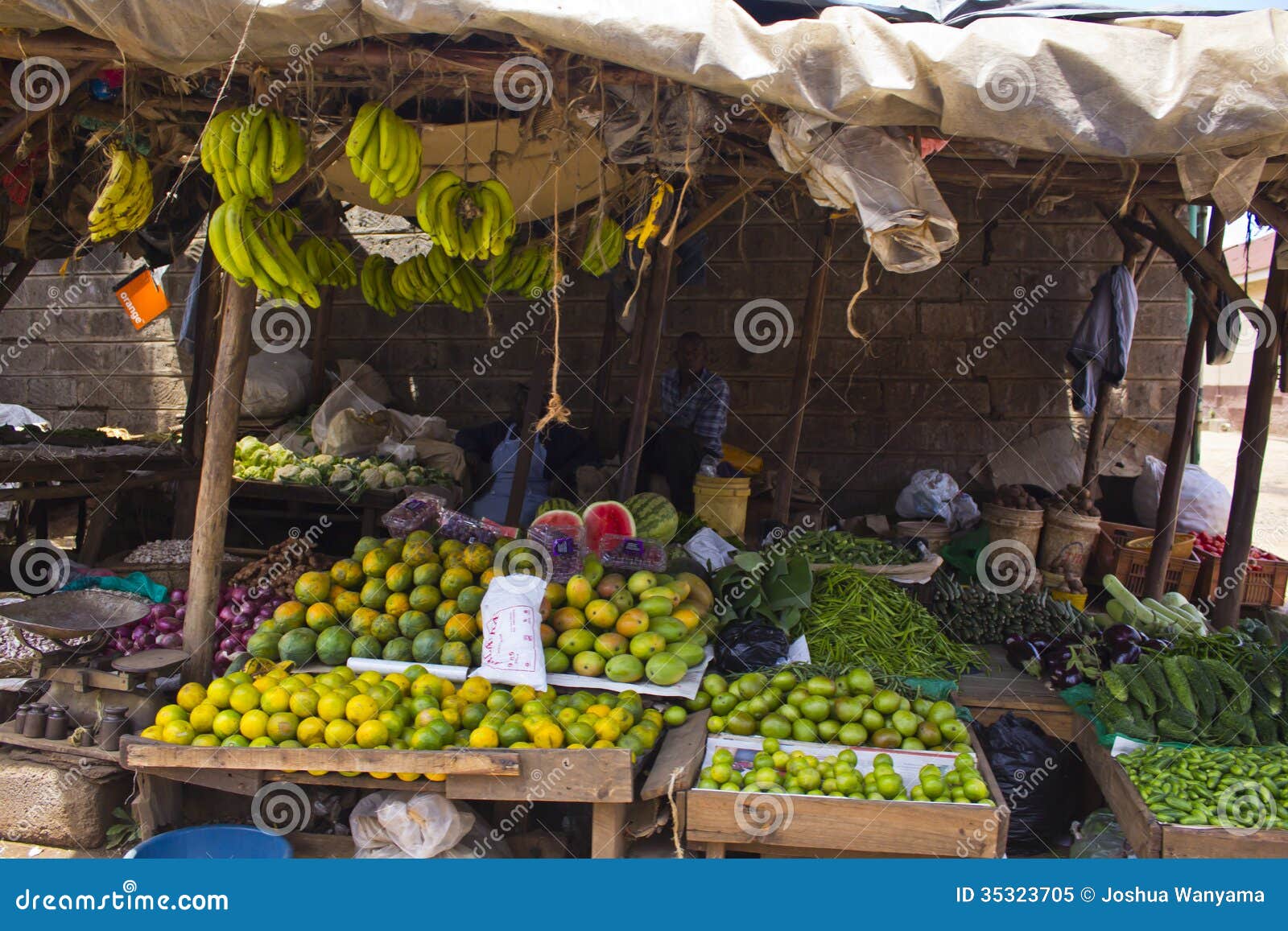 Mercato Di Frutta Nel Kenya Immagine Editoriale Immagine di mele