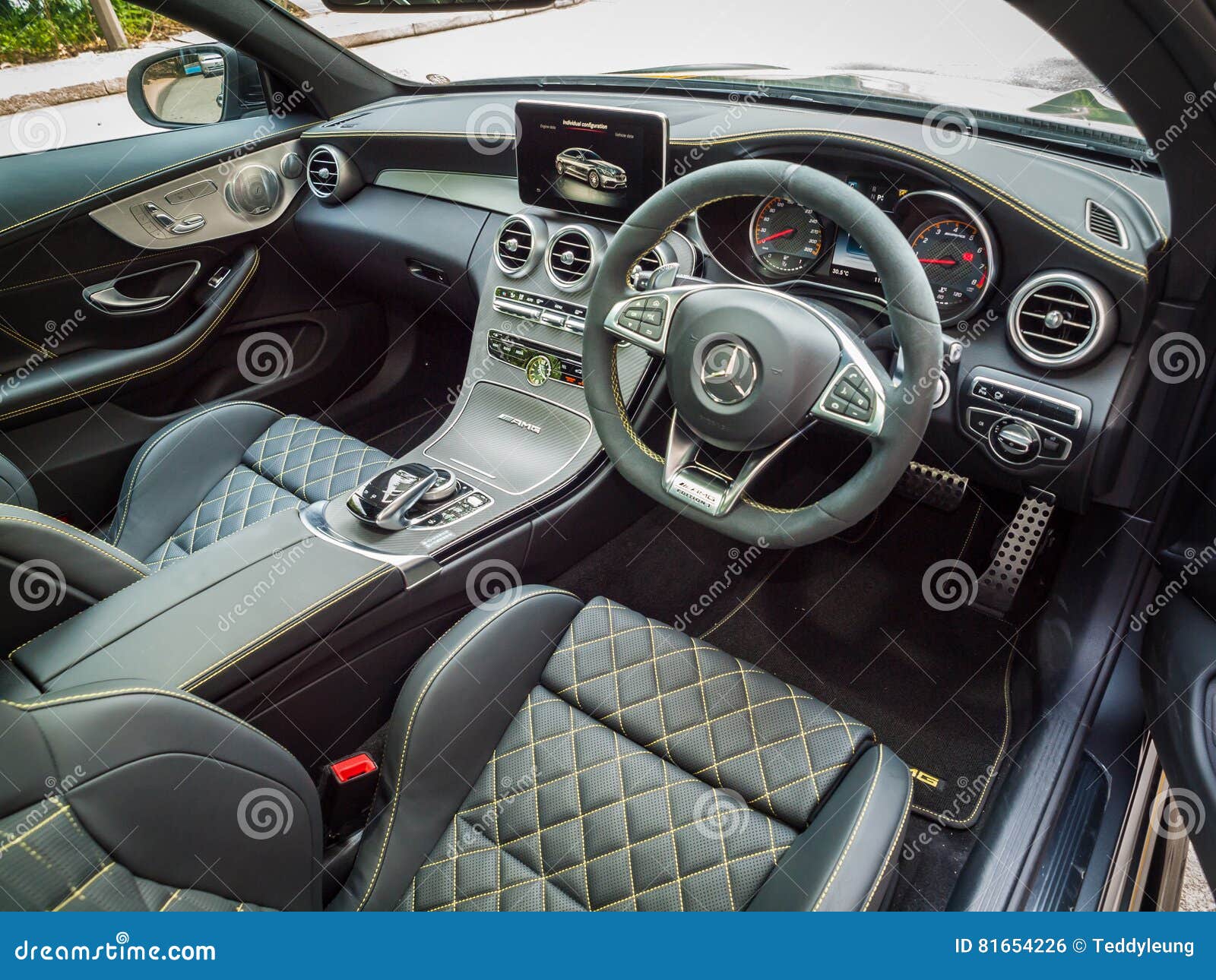 compression sweater Darken Mercedes-AMG C 63 S Coupe Interior Editorial Photo - Image of gear,  sportback: 81654226