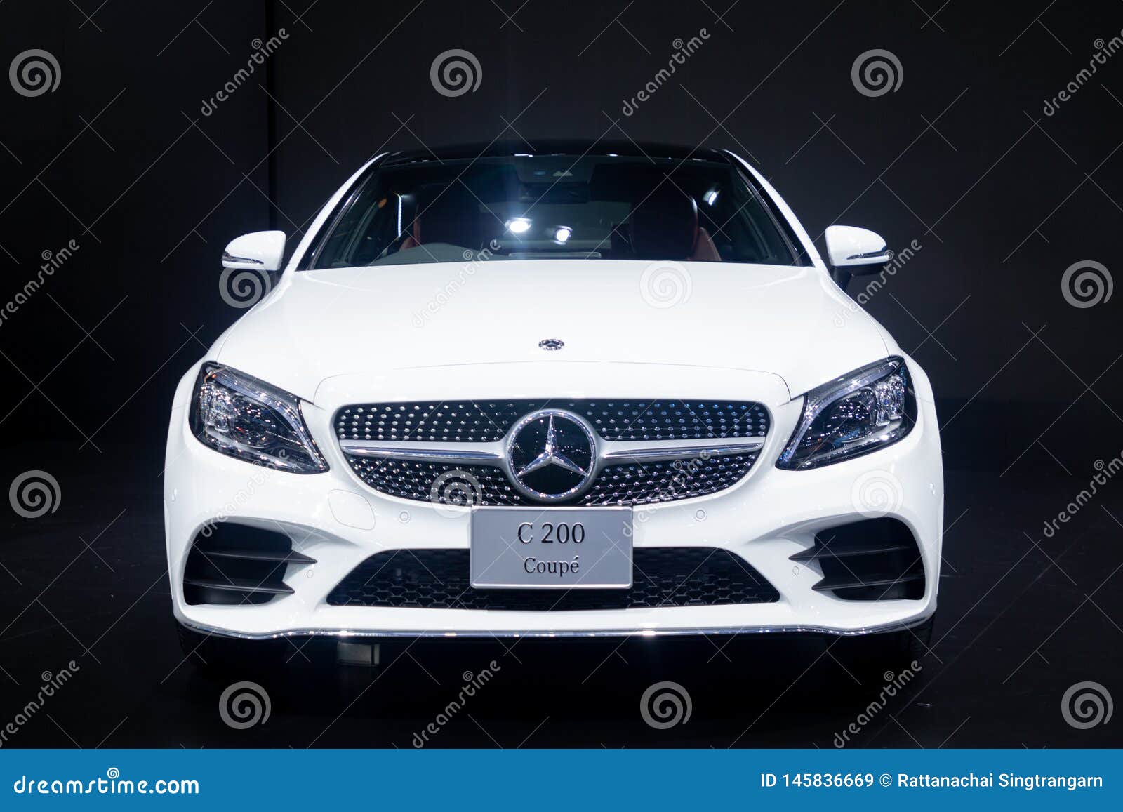 Mercedes blanche model