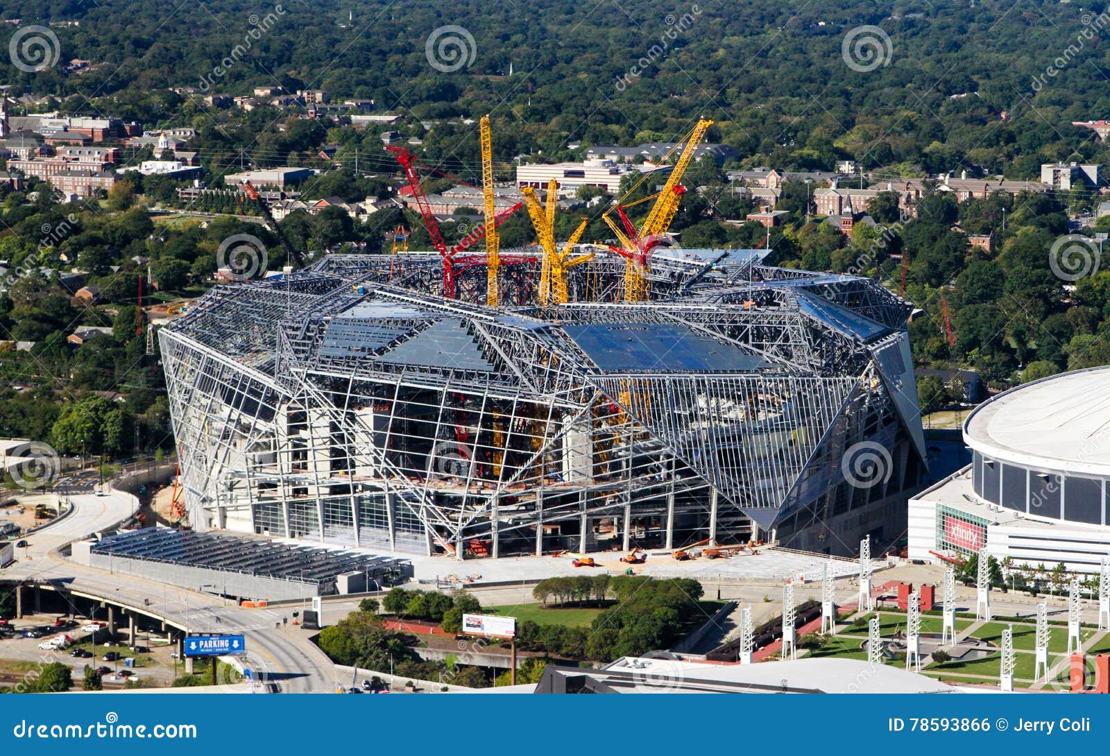 Una vista della costruzione di Mercedes Benz Stadium a Atlanta del centro, GA Lo stadio sarà la casa degli Atlanta Falcons nel 2017