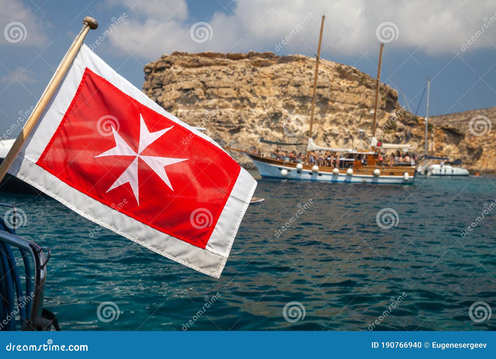 addiction (9ha4571) yacht malta flag