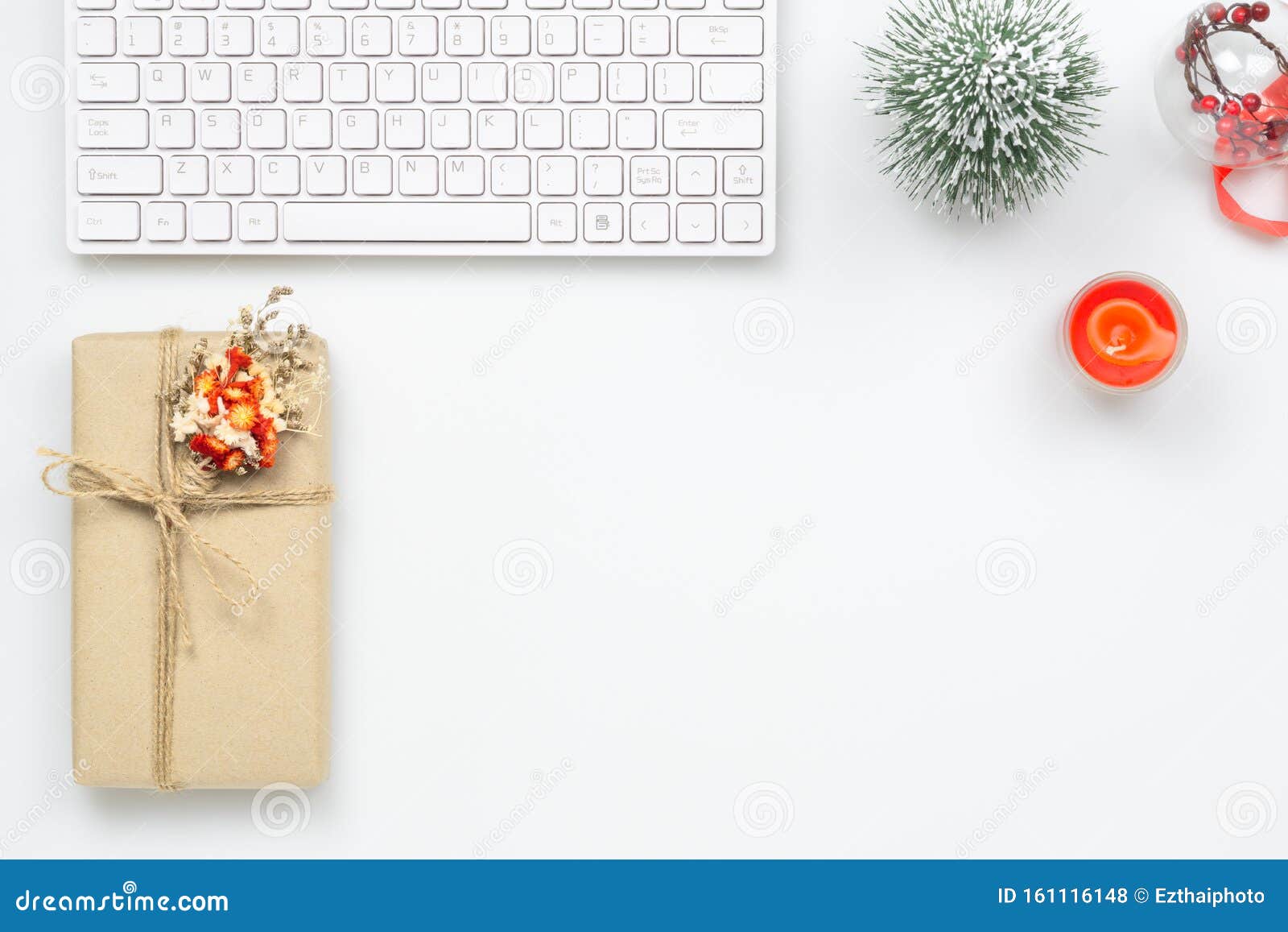 Merry Christmas and Happy New Years Office Work Space Desktop Concept. Flat  Lay Top View with Keyboard, Natural Gift Box and Stock Photo - Image of  laptop, background: 161116148