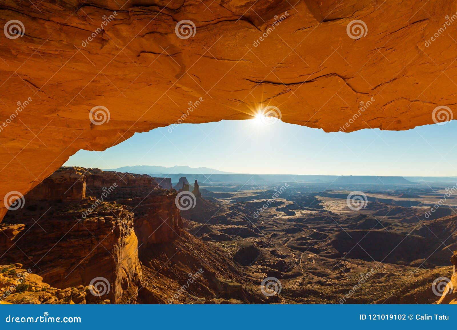 mesa arch, utah, scenery in autumn