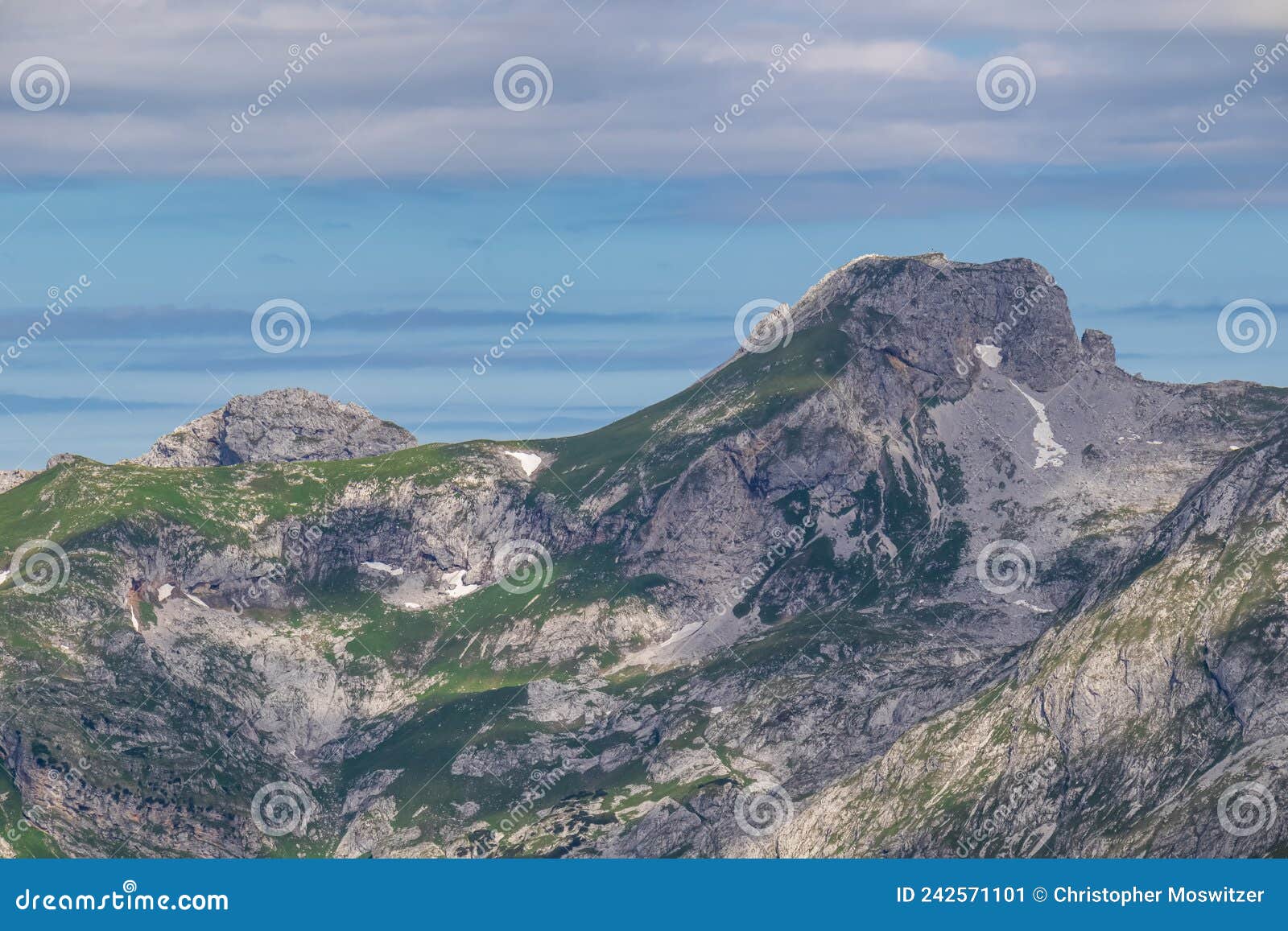 messnerin - a panoramic view on the alpine mountain chains in austria, hochschwab region